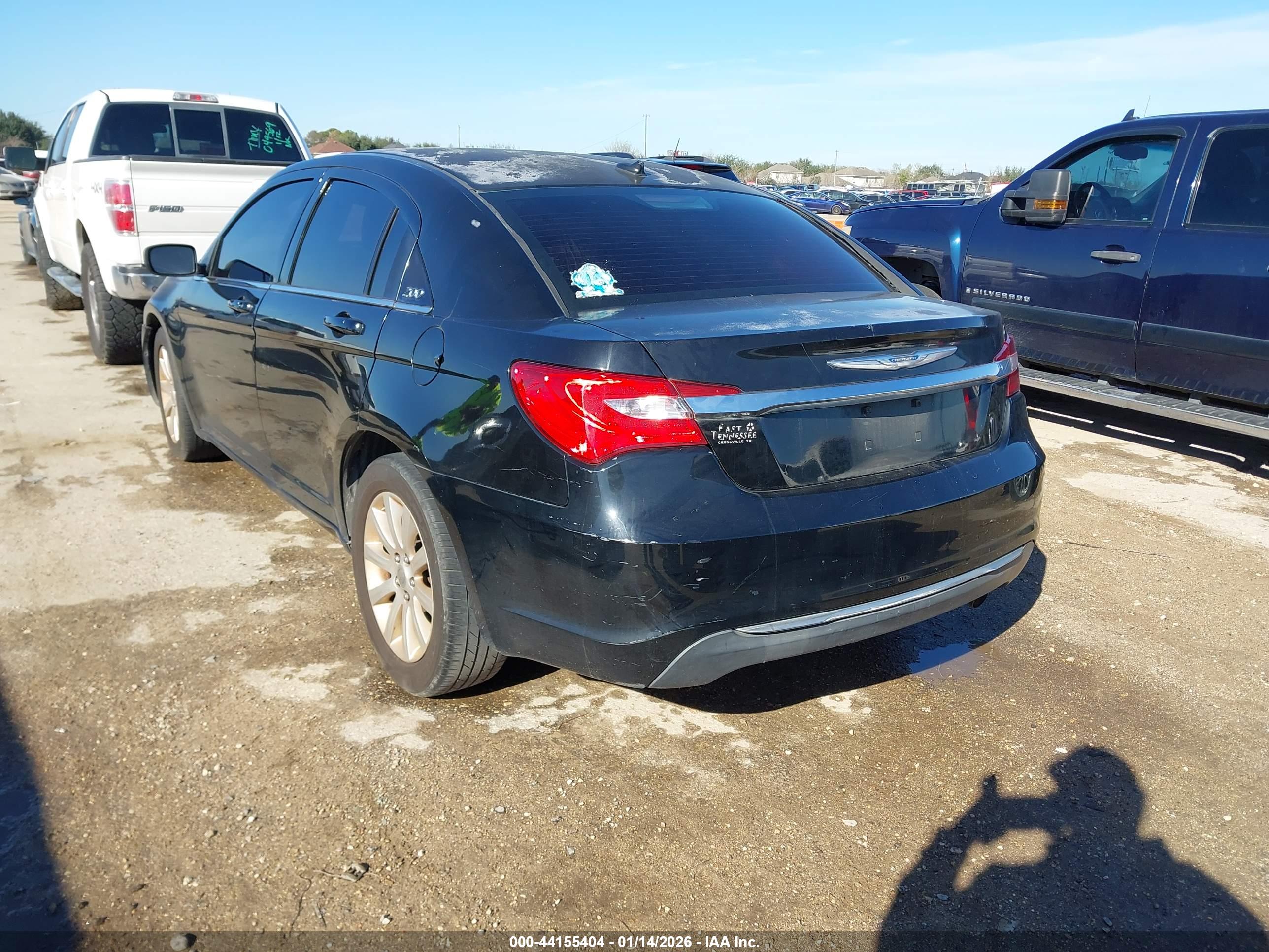 CHRYSLER 200 image 3