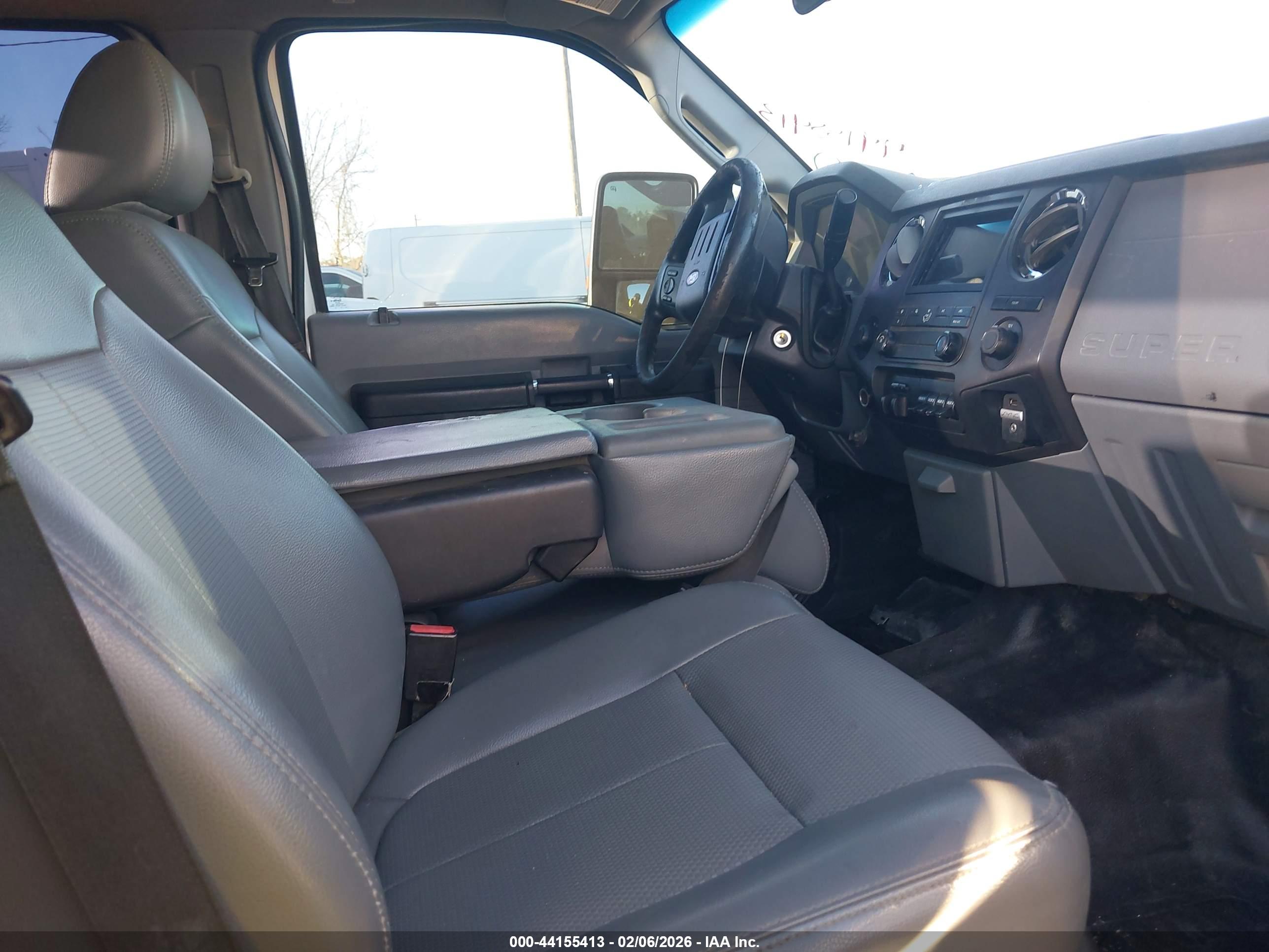 FORD F-350 image 8