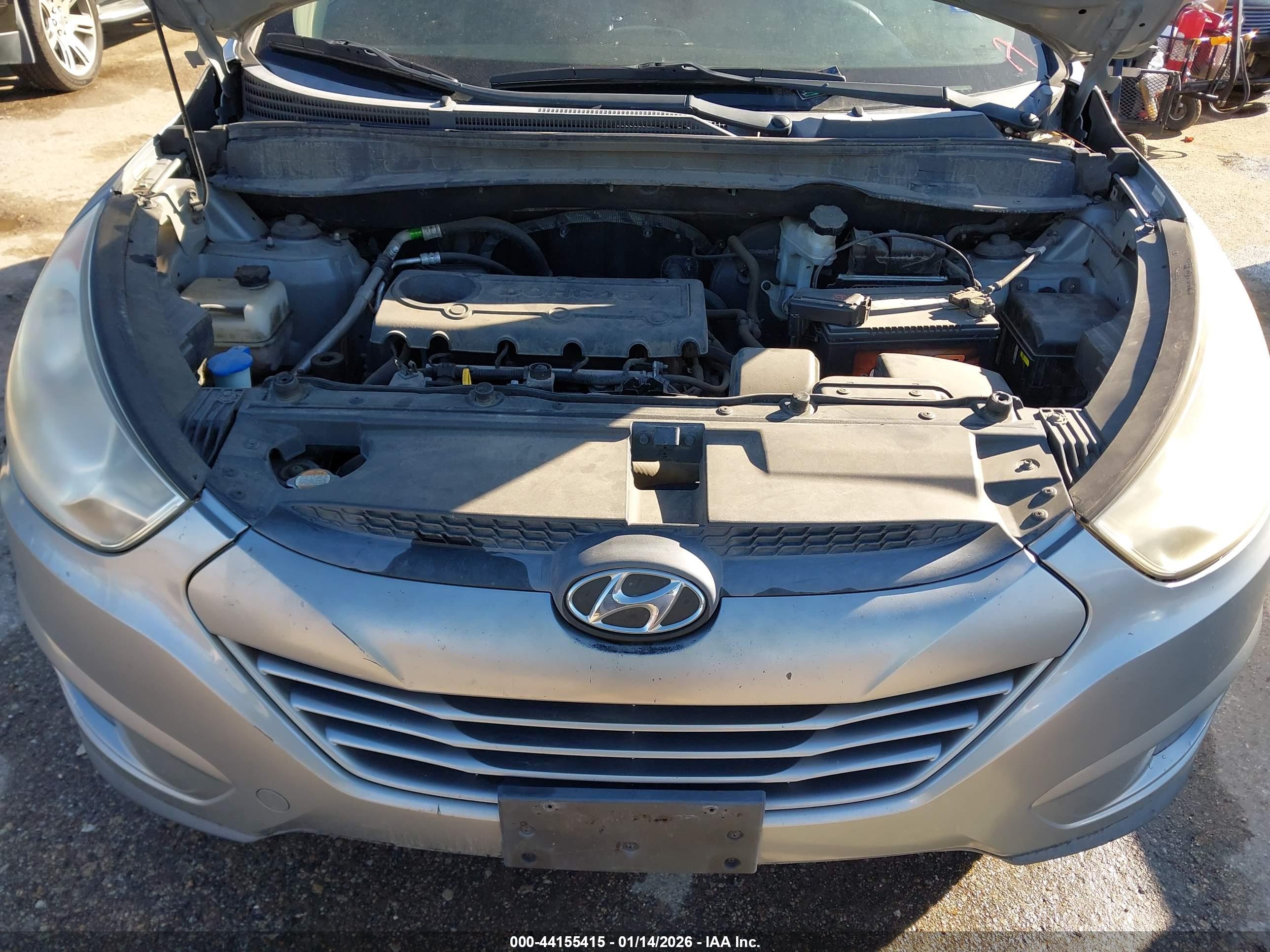 HYUNDAI TUCSON image 10
