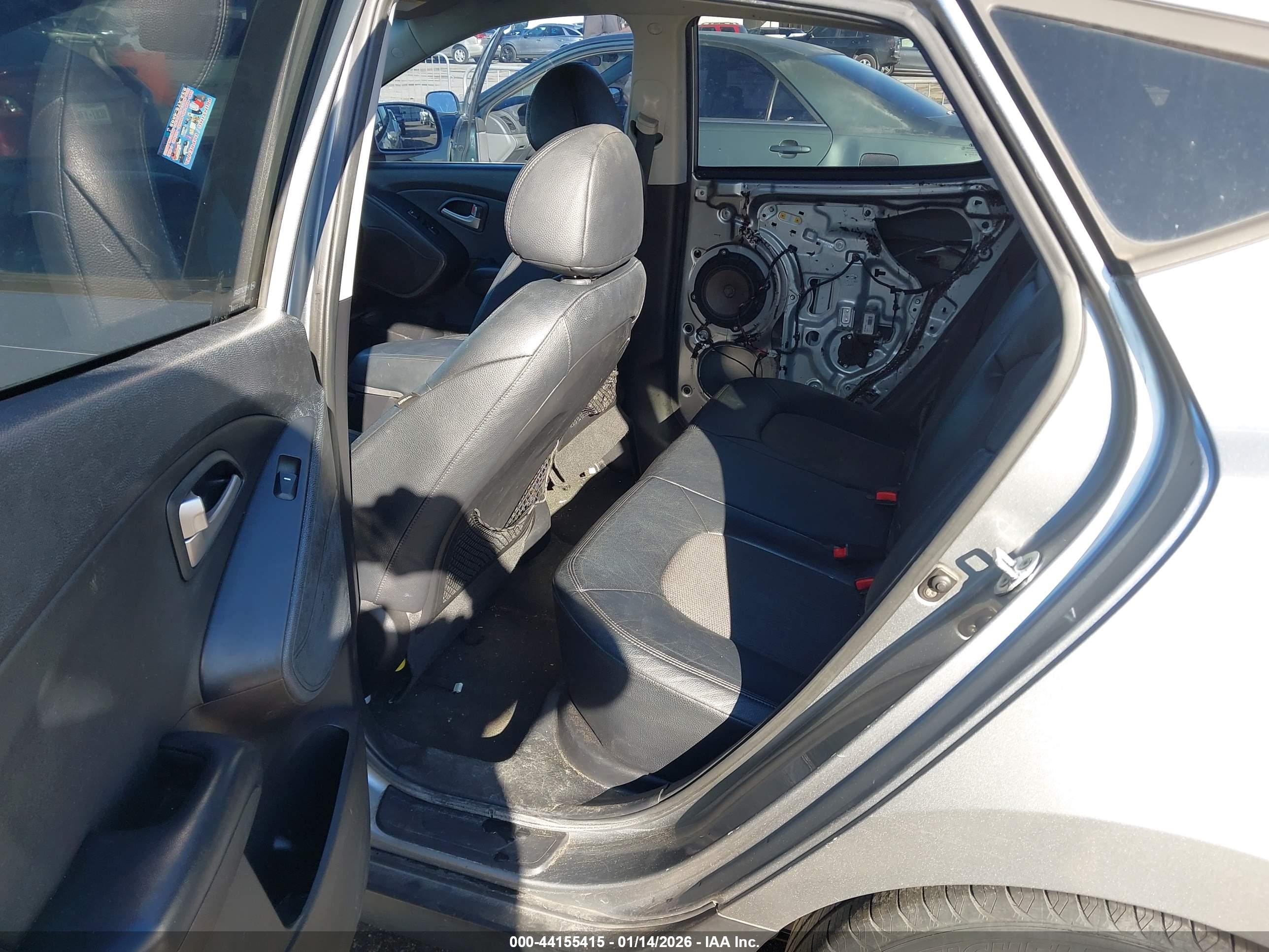 HYUNDAI TUCSON image 8