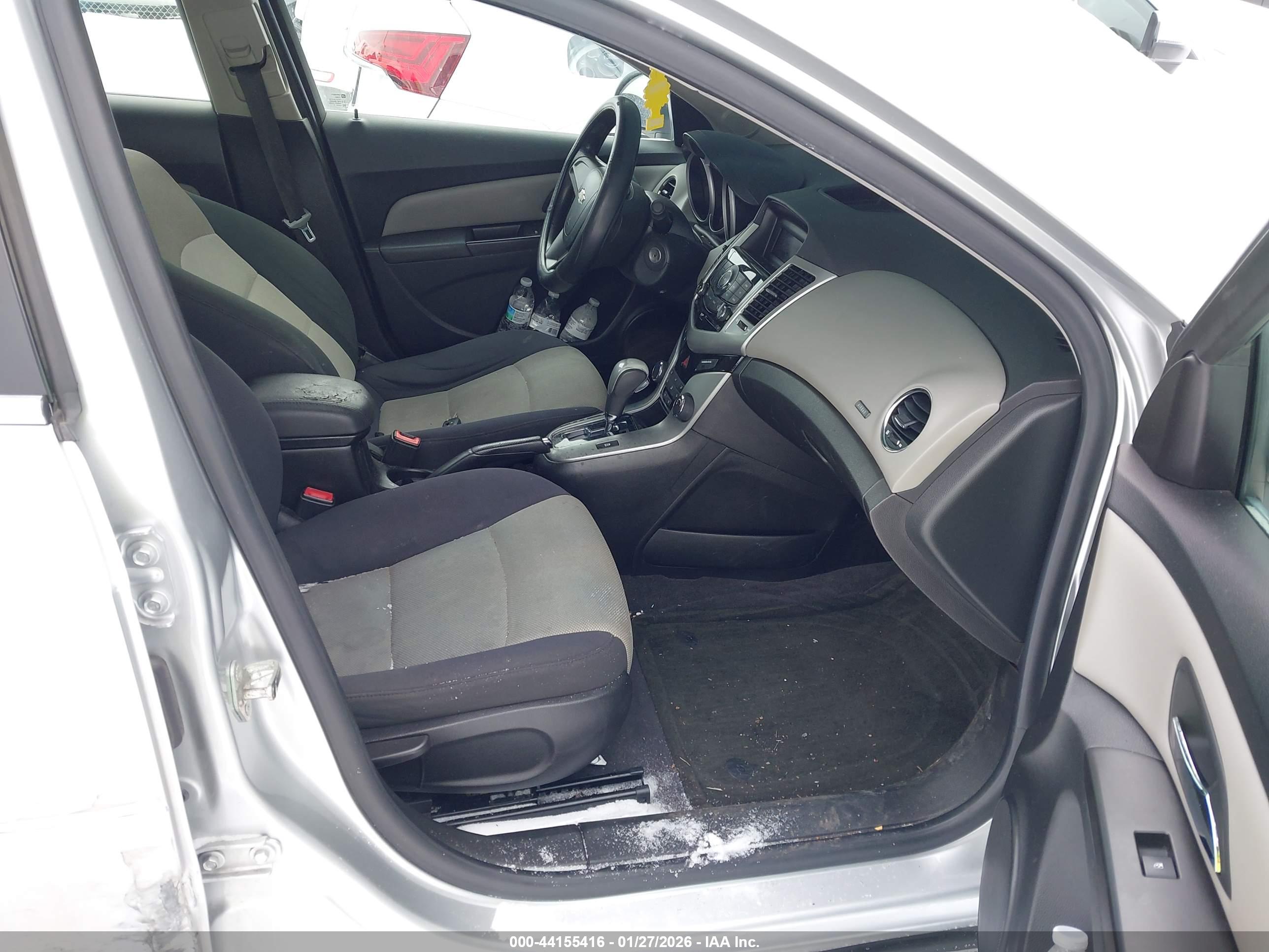 CHEVROLET CRUZE image 5