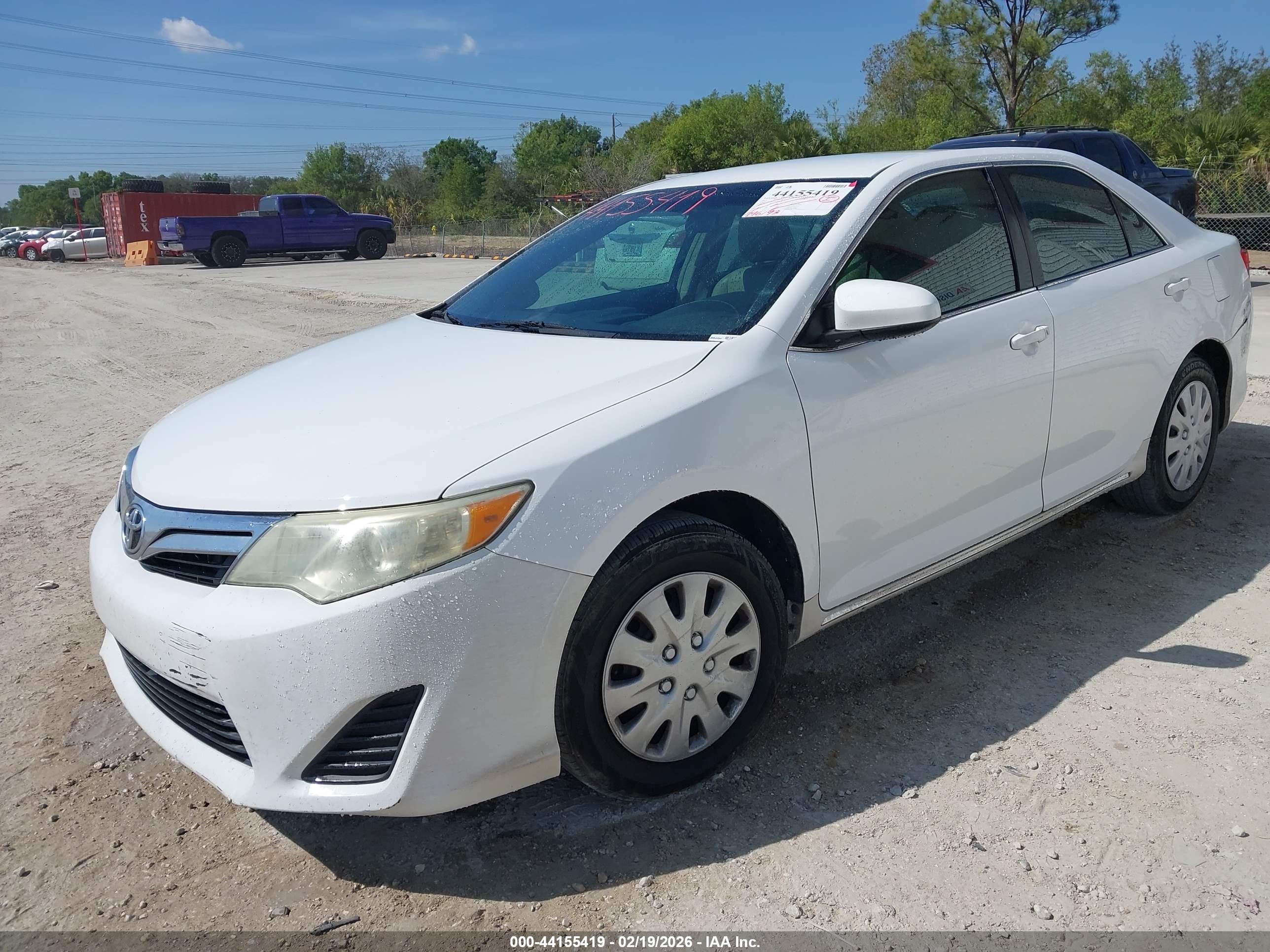 TOYOTA CAMRY image 2