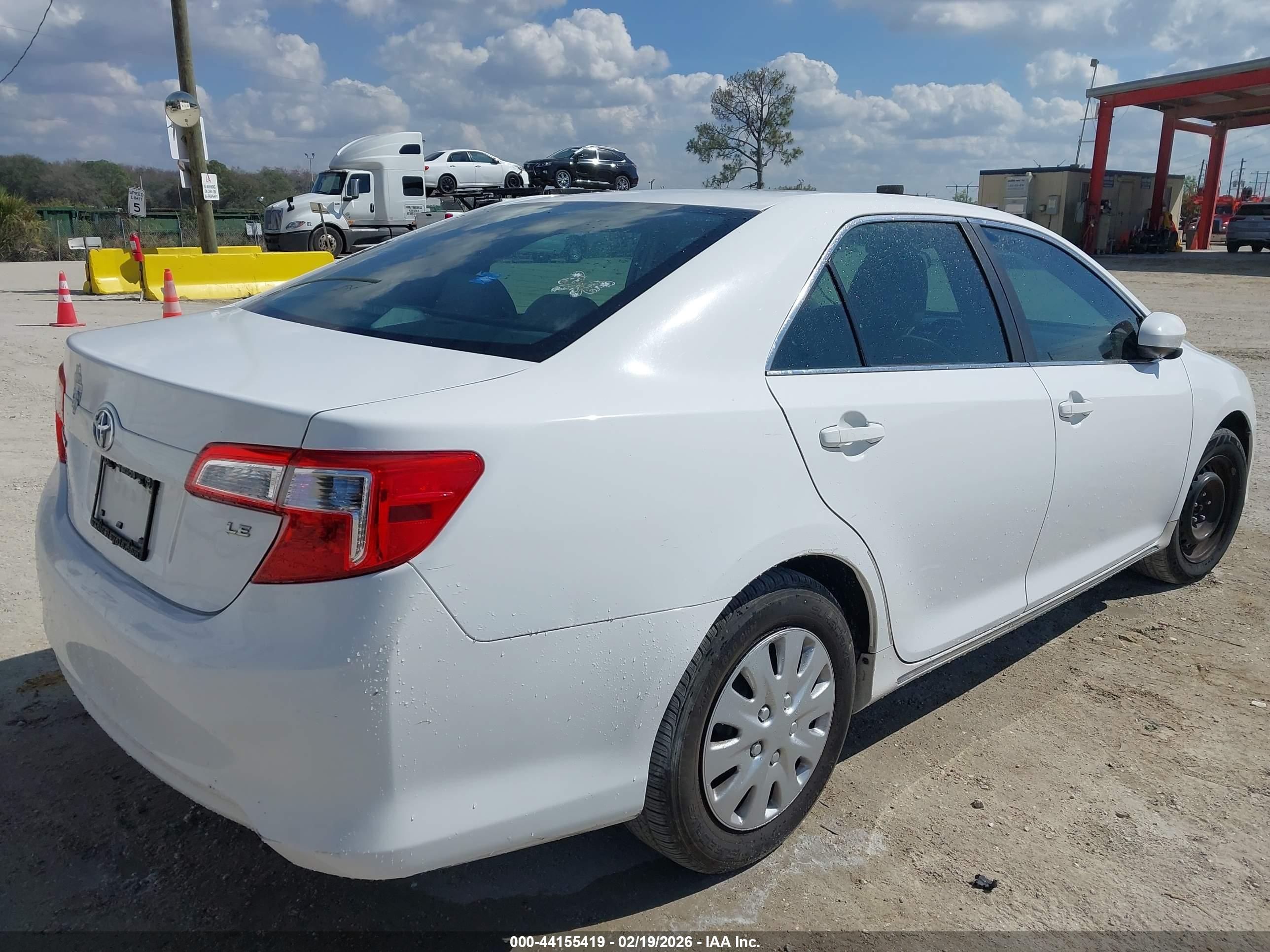 TOYOTA CAMRY image 4