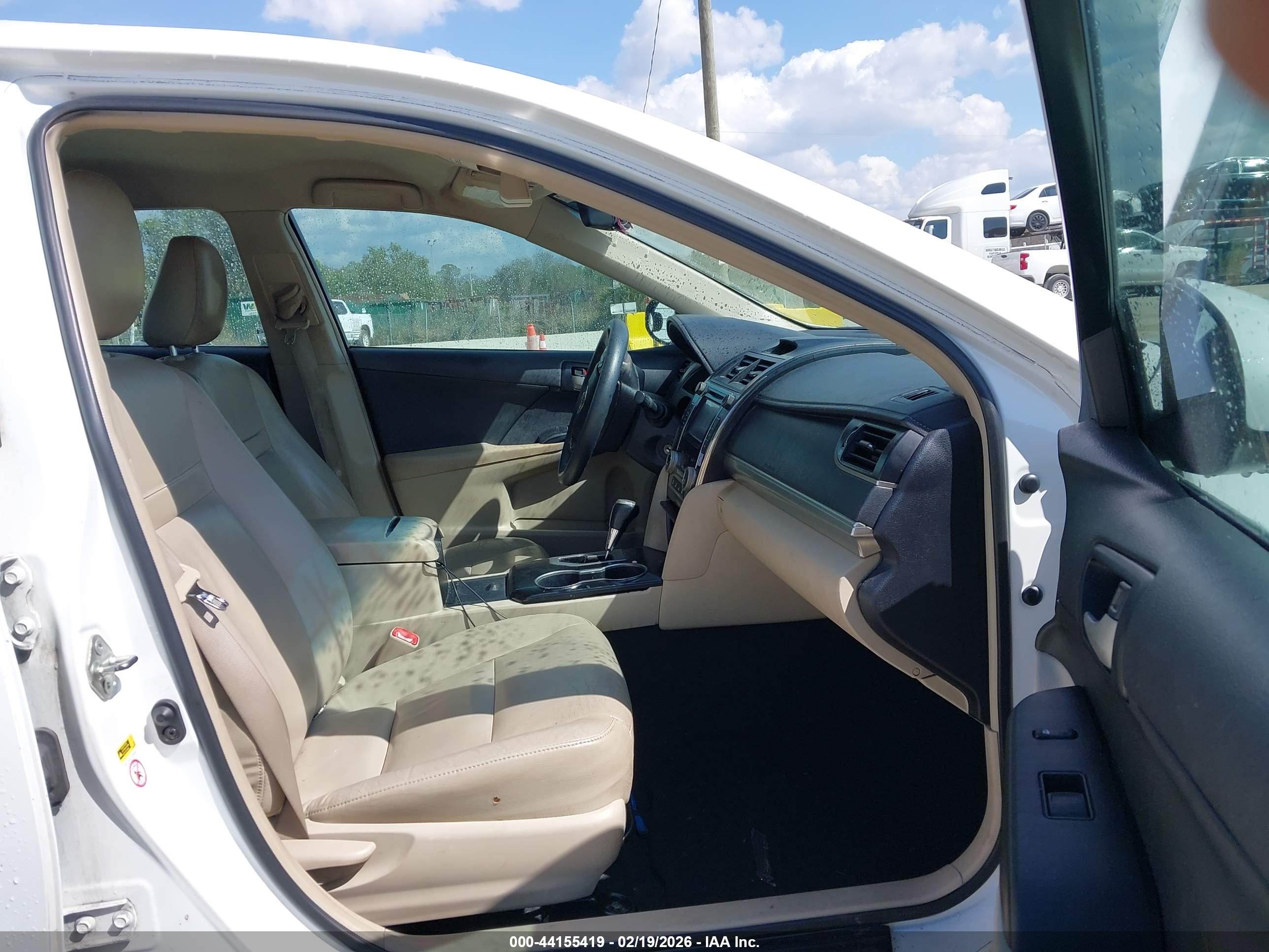 TOYOTA CAMRY image 5