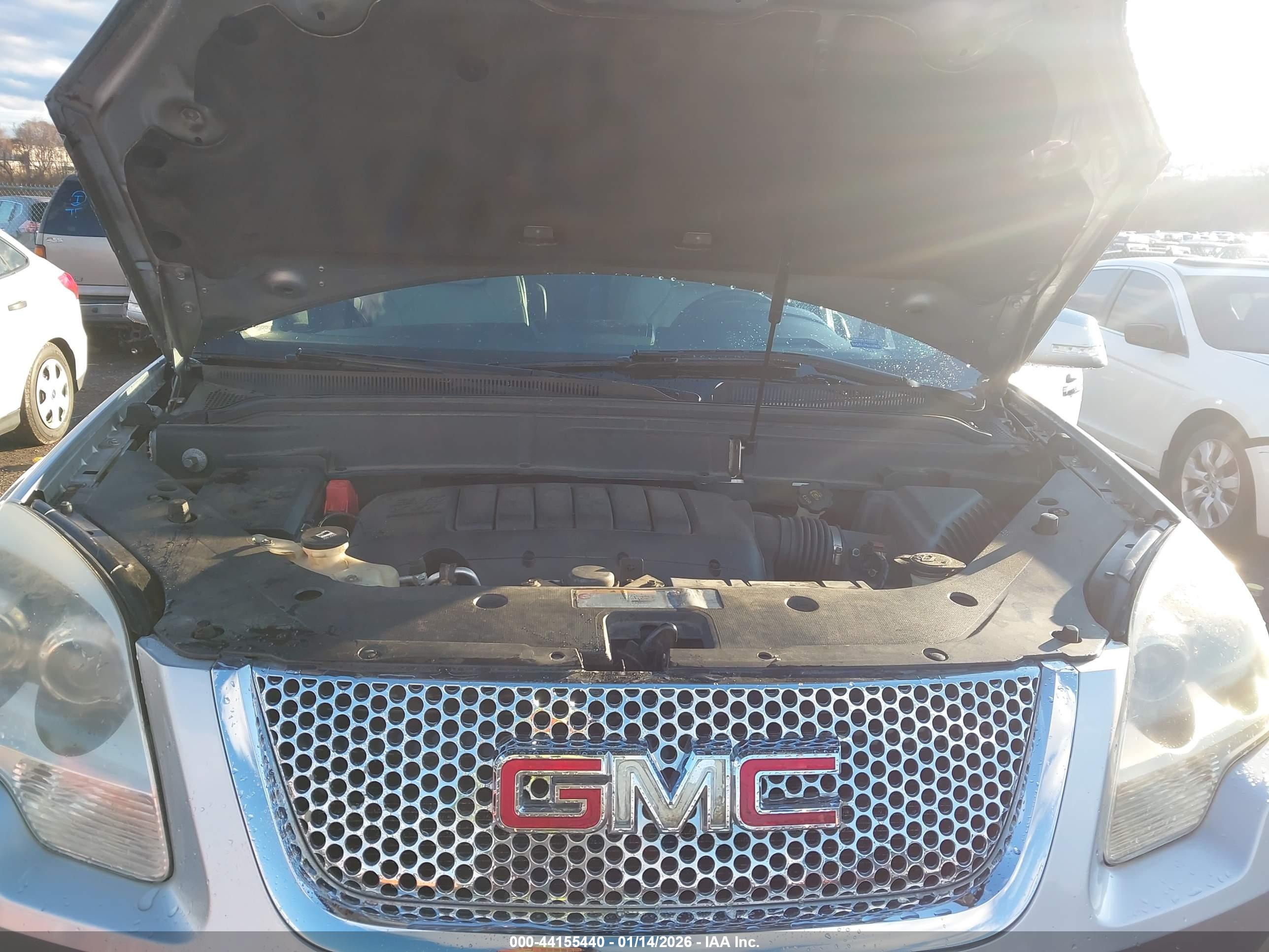 GMC ACADIA image 10