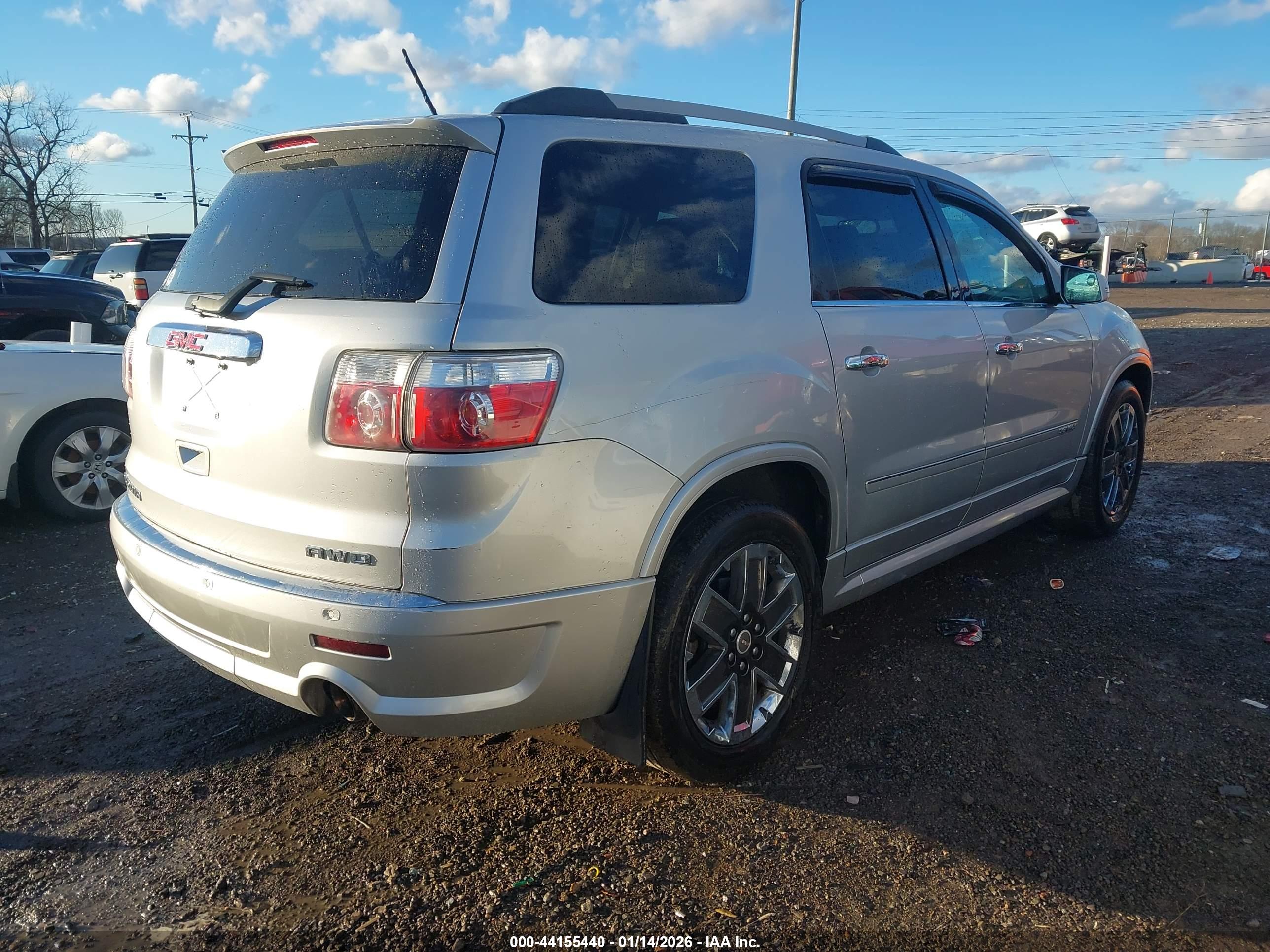 GMC ACADIA image 4
