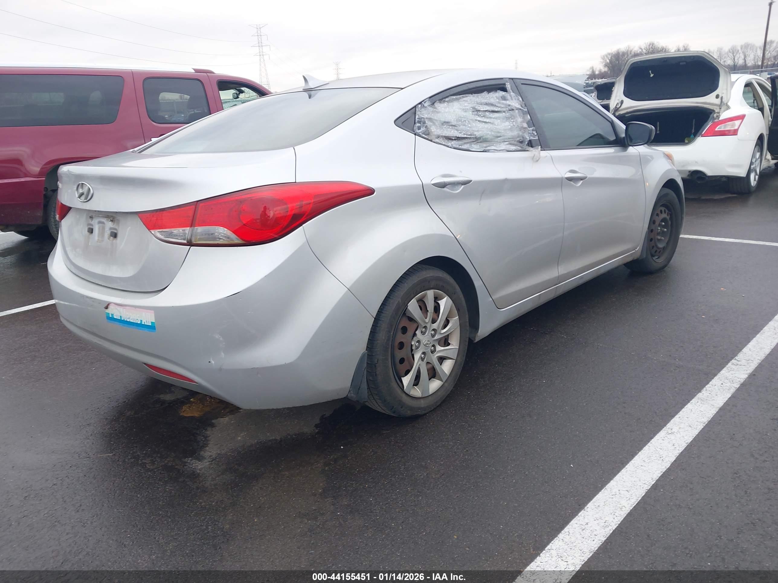 HYUNDAI ELANTRA image 4