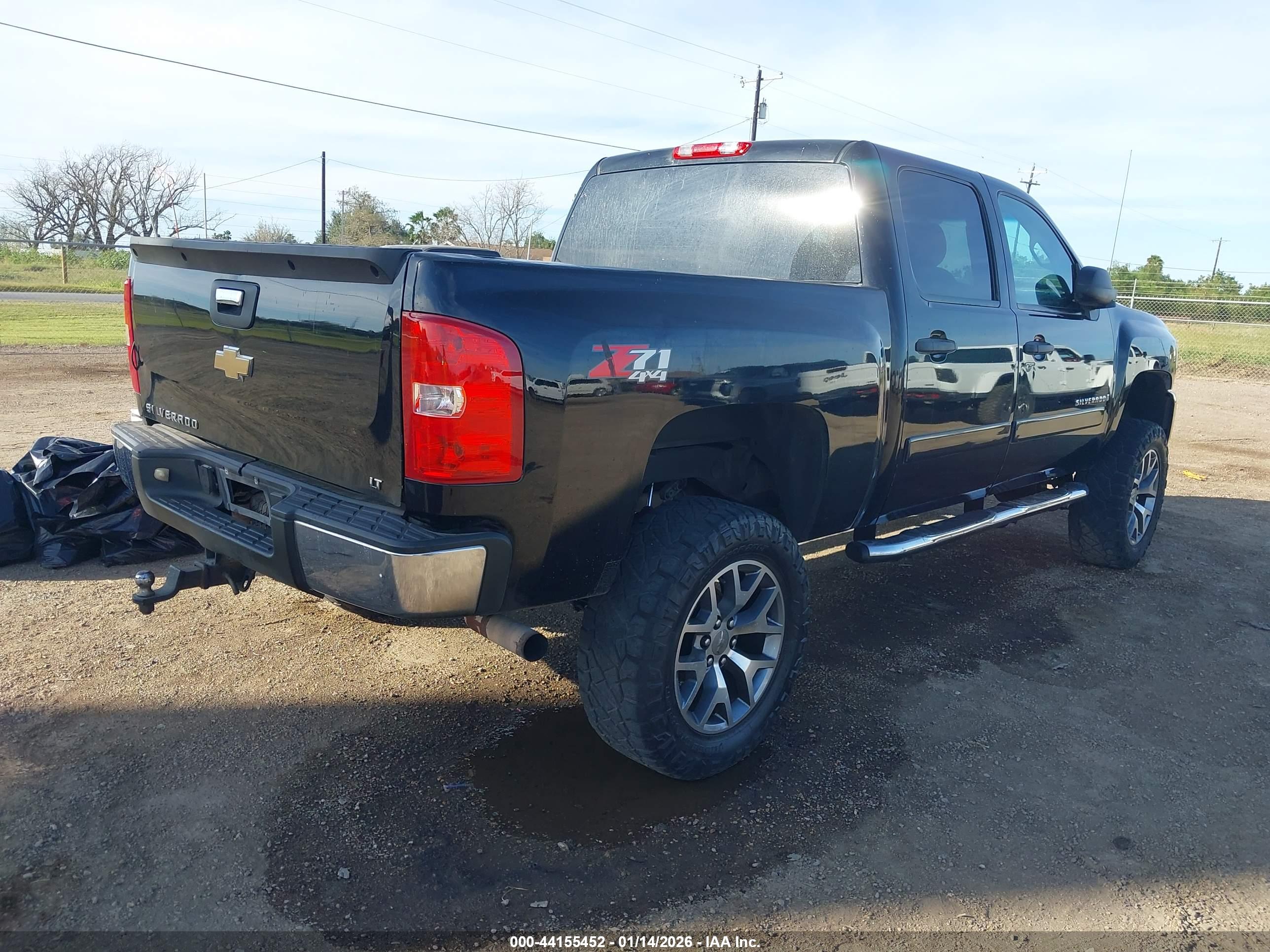CHEVROLET SILVERADO image 4