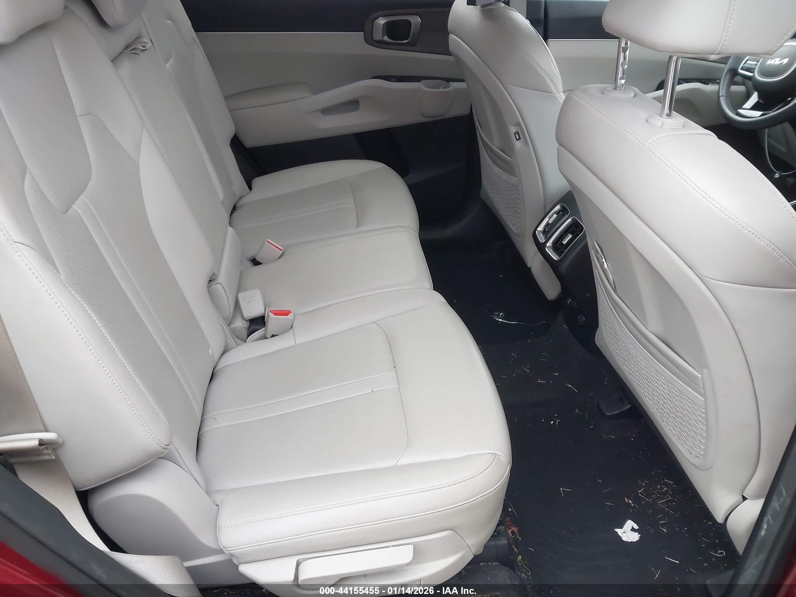 KIA SORENTO image 8