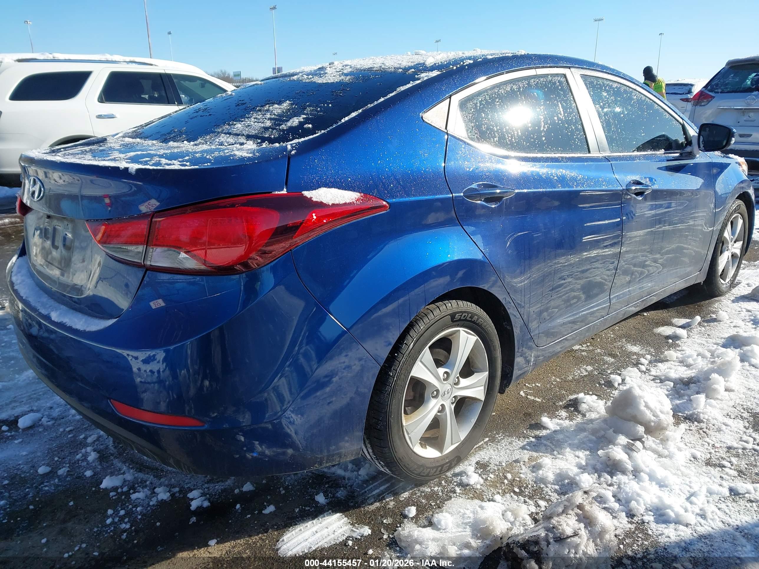 HYUNDAI ELANTRA image 4