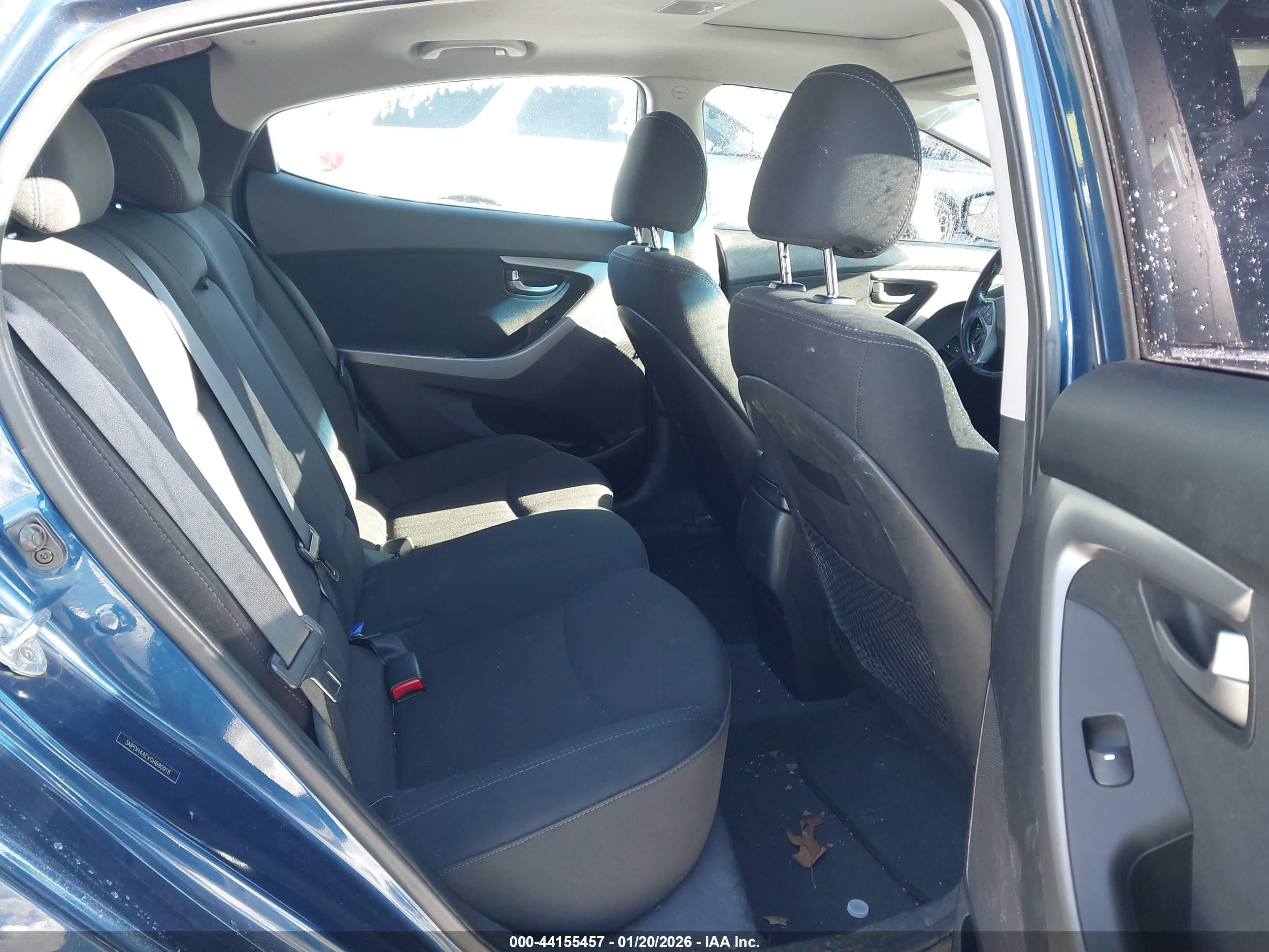 HYUNDAI ELANTRA image 8