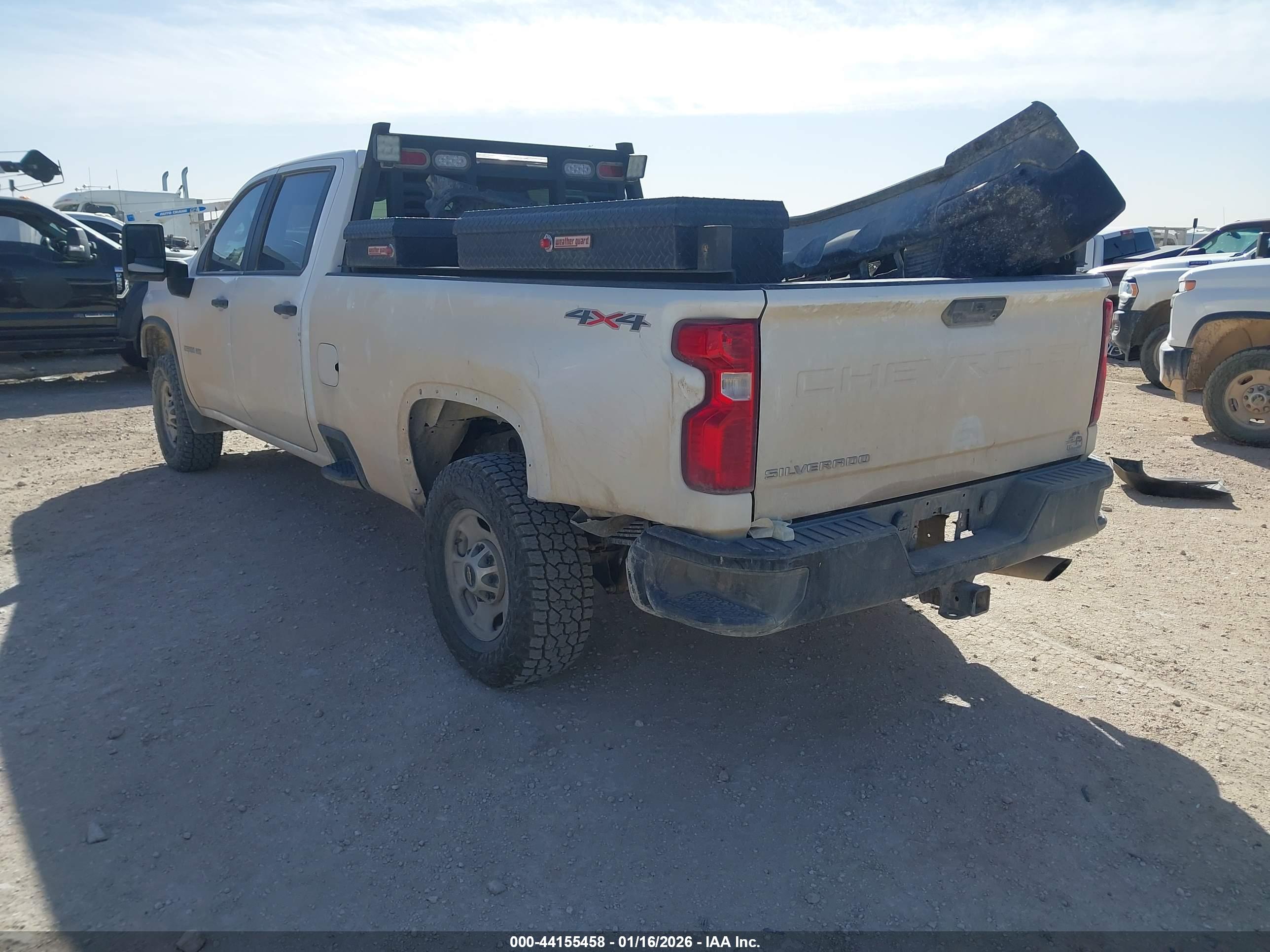 CHEVROLET SILVERADO image 3