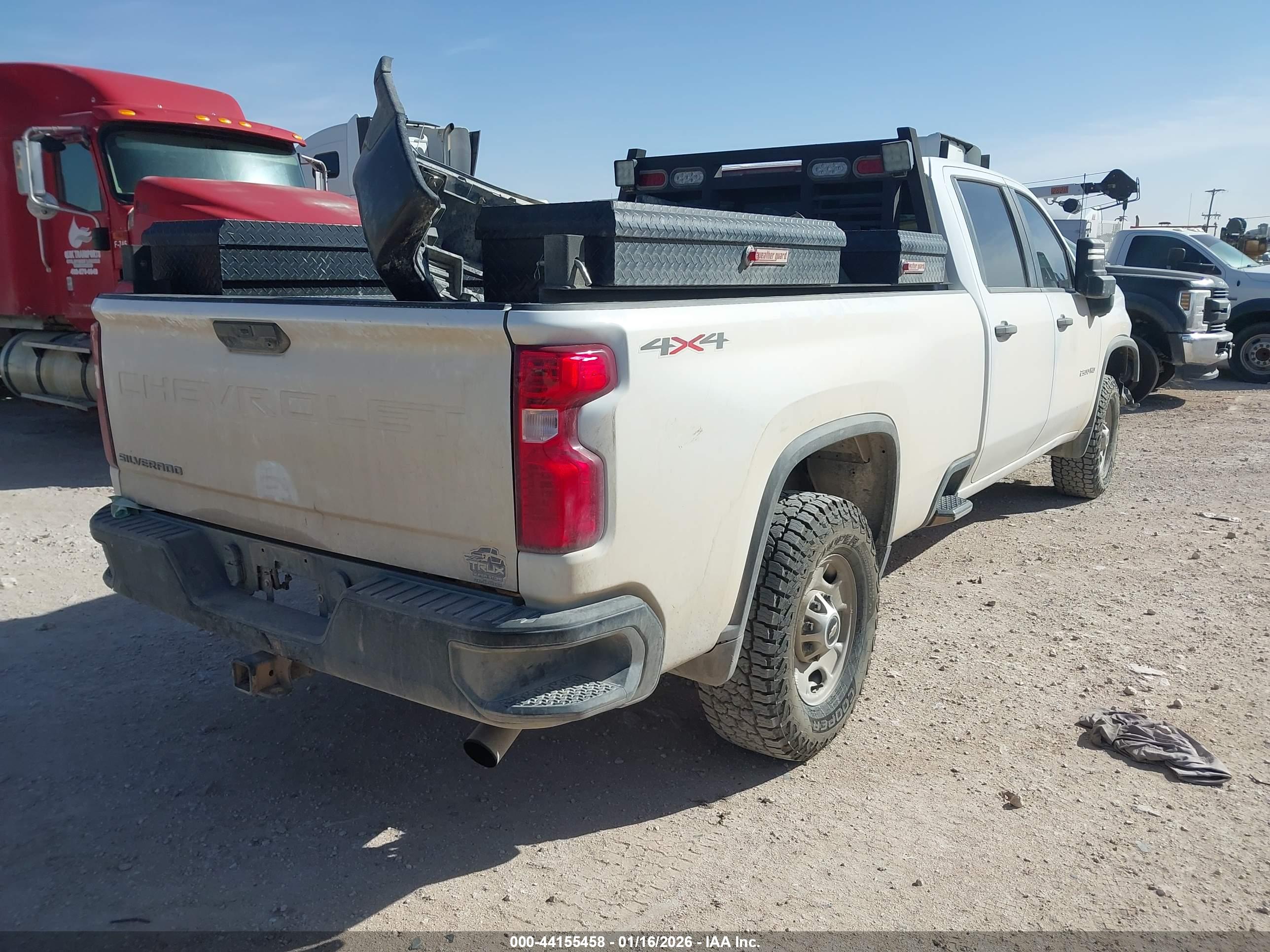 CHEVROLET SILVERADO image 4