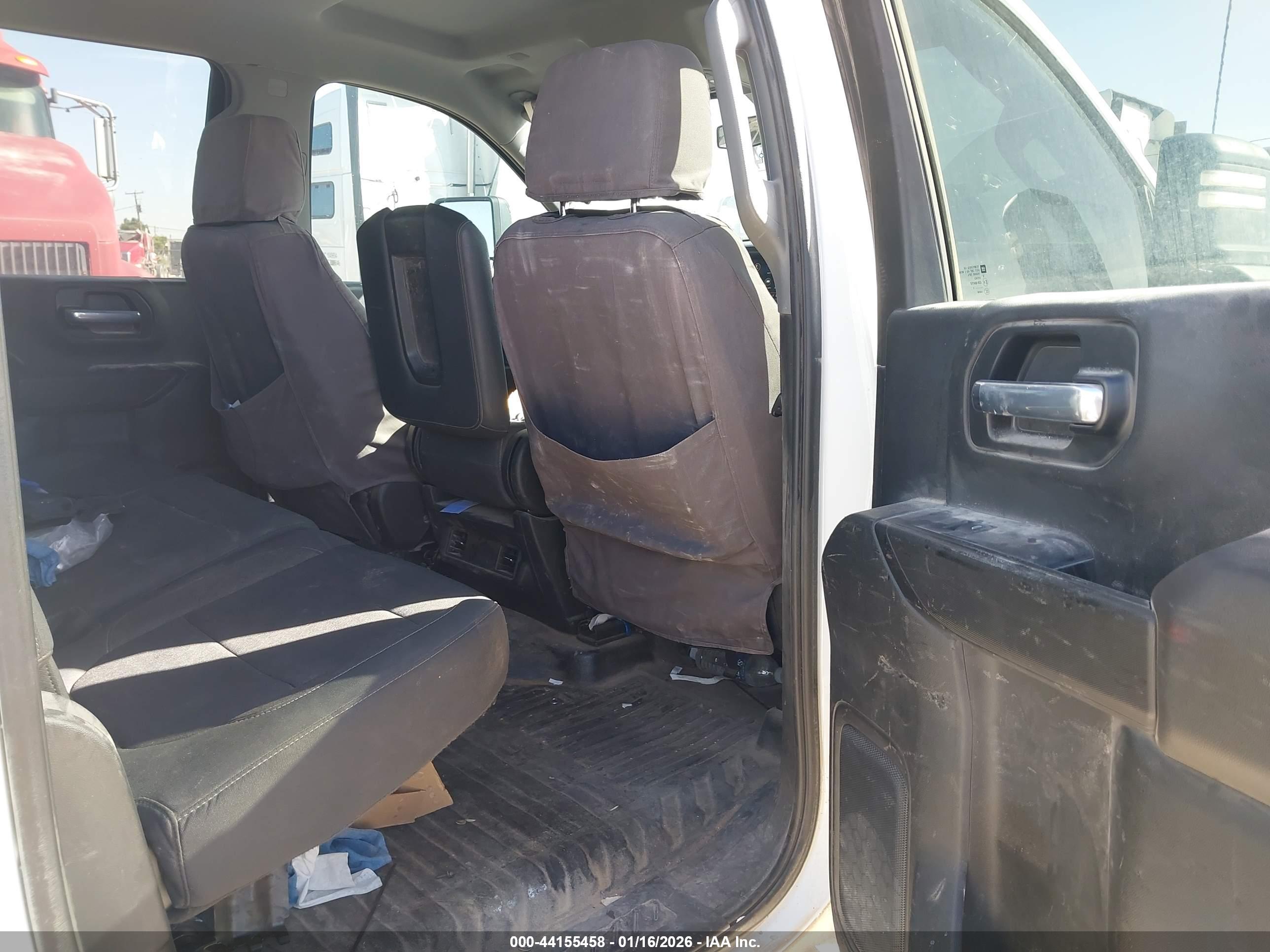 CHEVROLET SILVERADO image 8