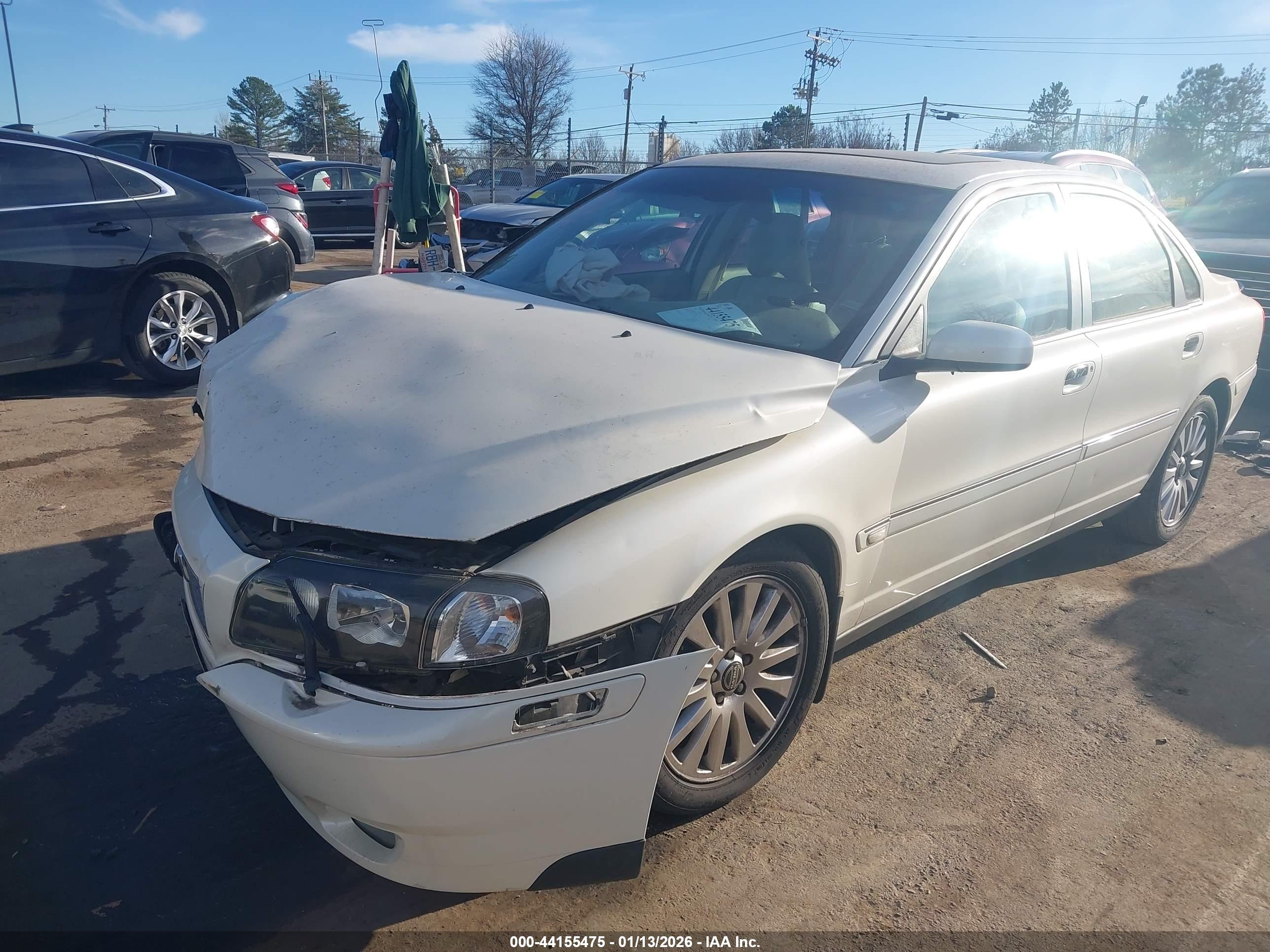 VOLVO S80 image 2