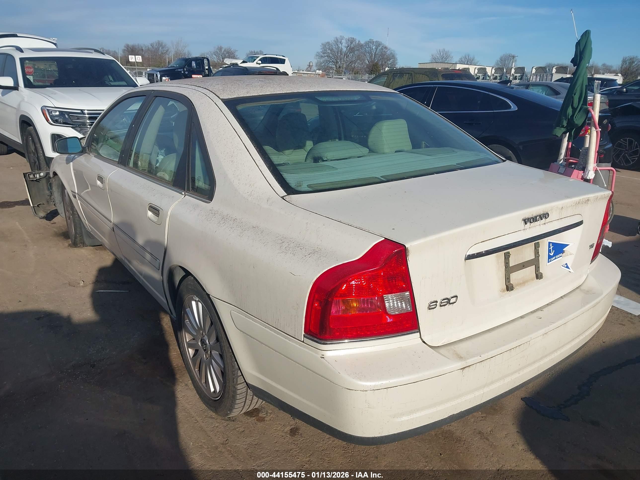 VOLVO S80 image 3