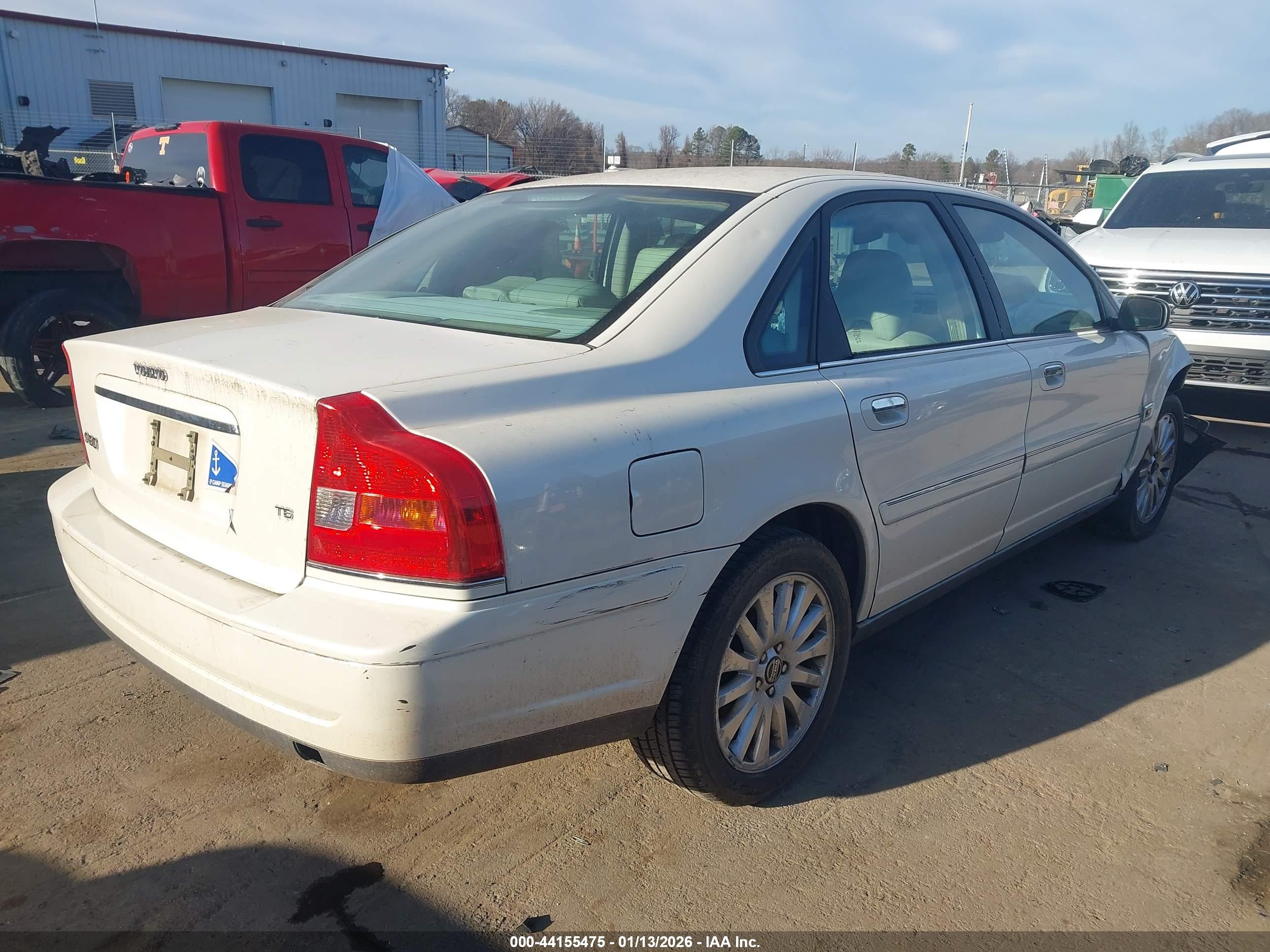 VOLVO S80 image 4