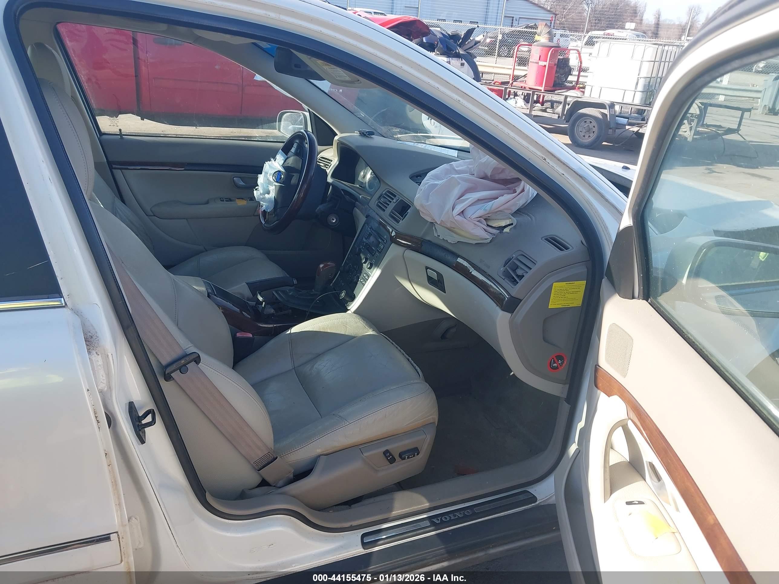 VOLVO S80 image 5