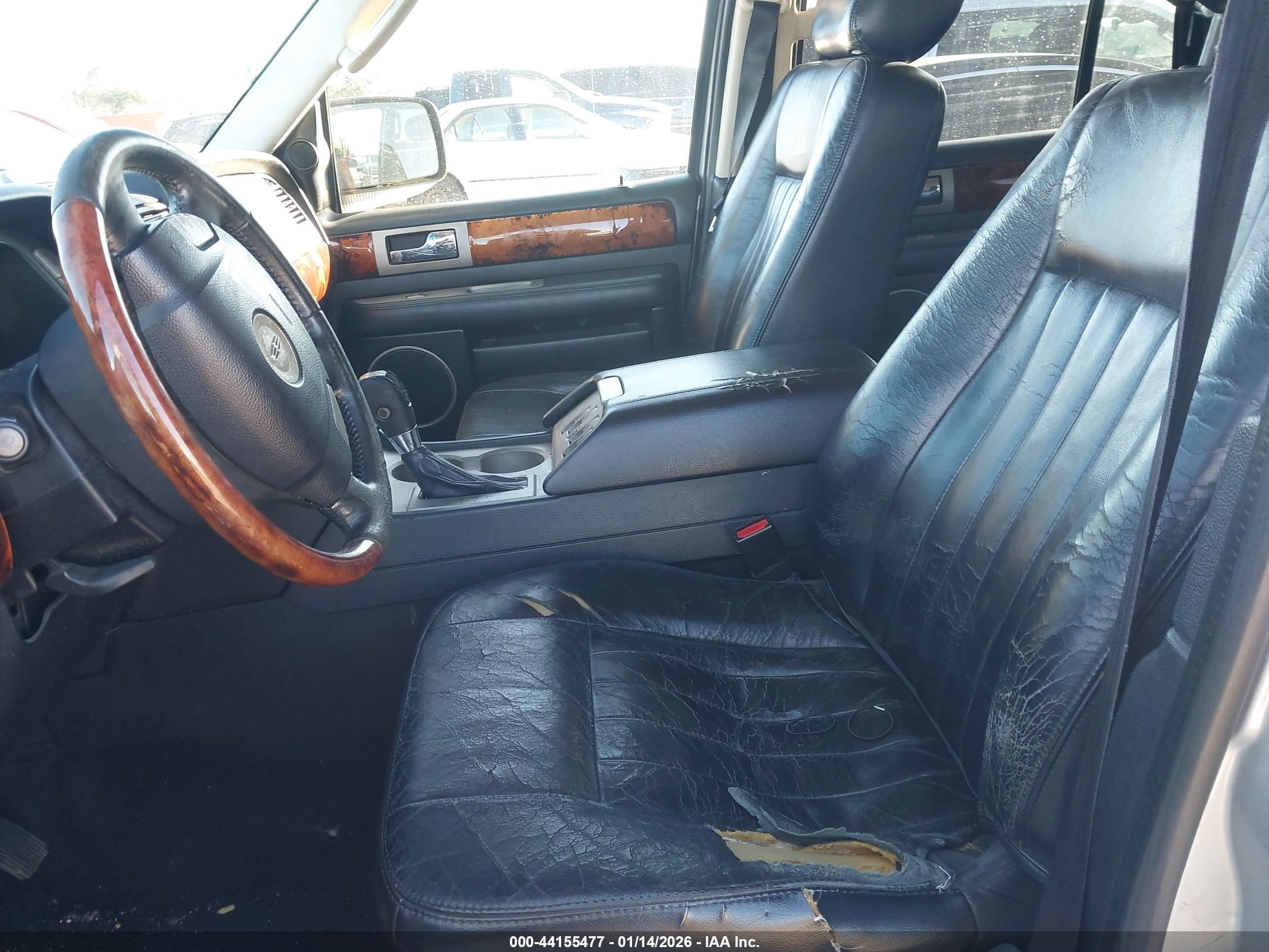 LINCOLN NAVIGATOR image 6
