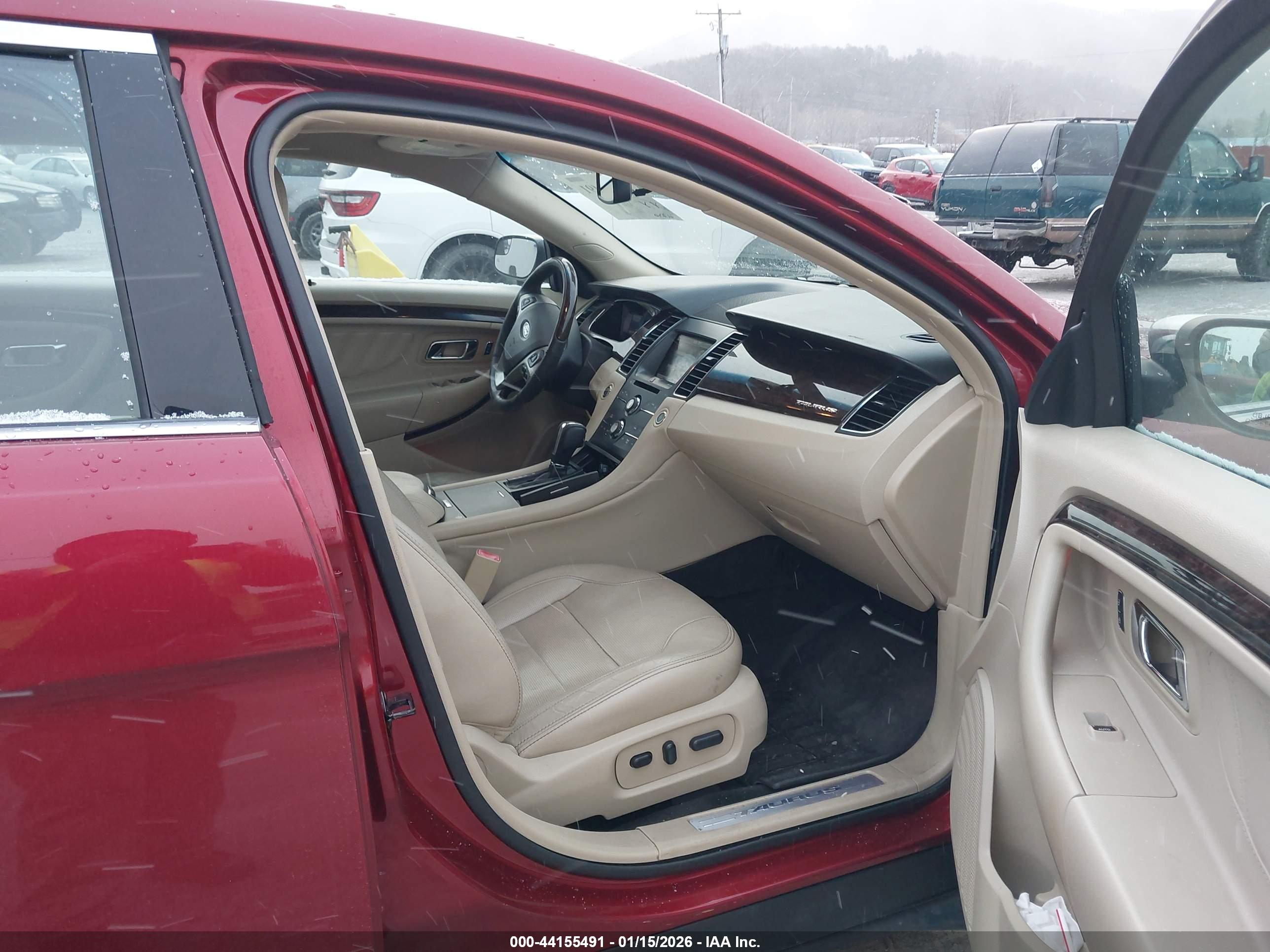 FORD TAURUS image 5