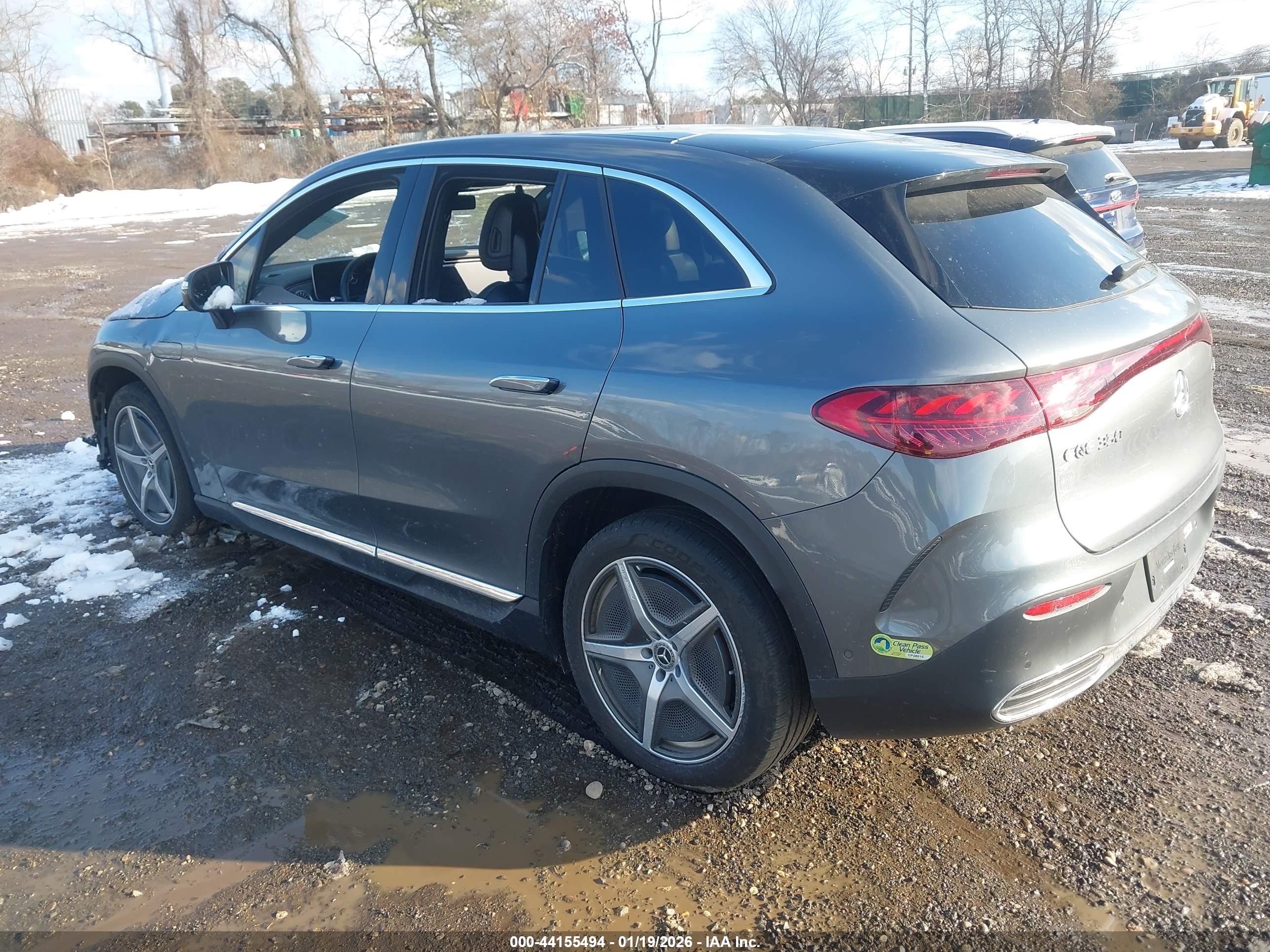 MERCEDES-BENZ EQE image 3