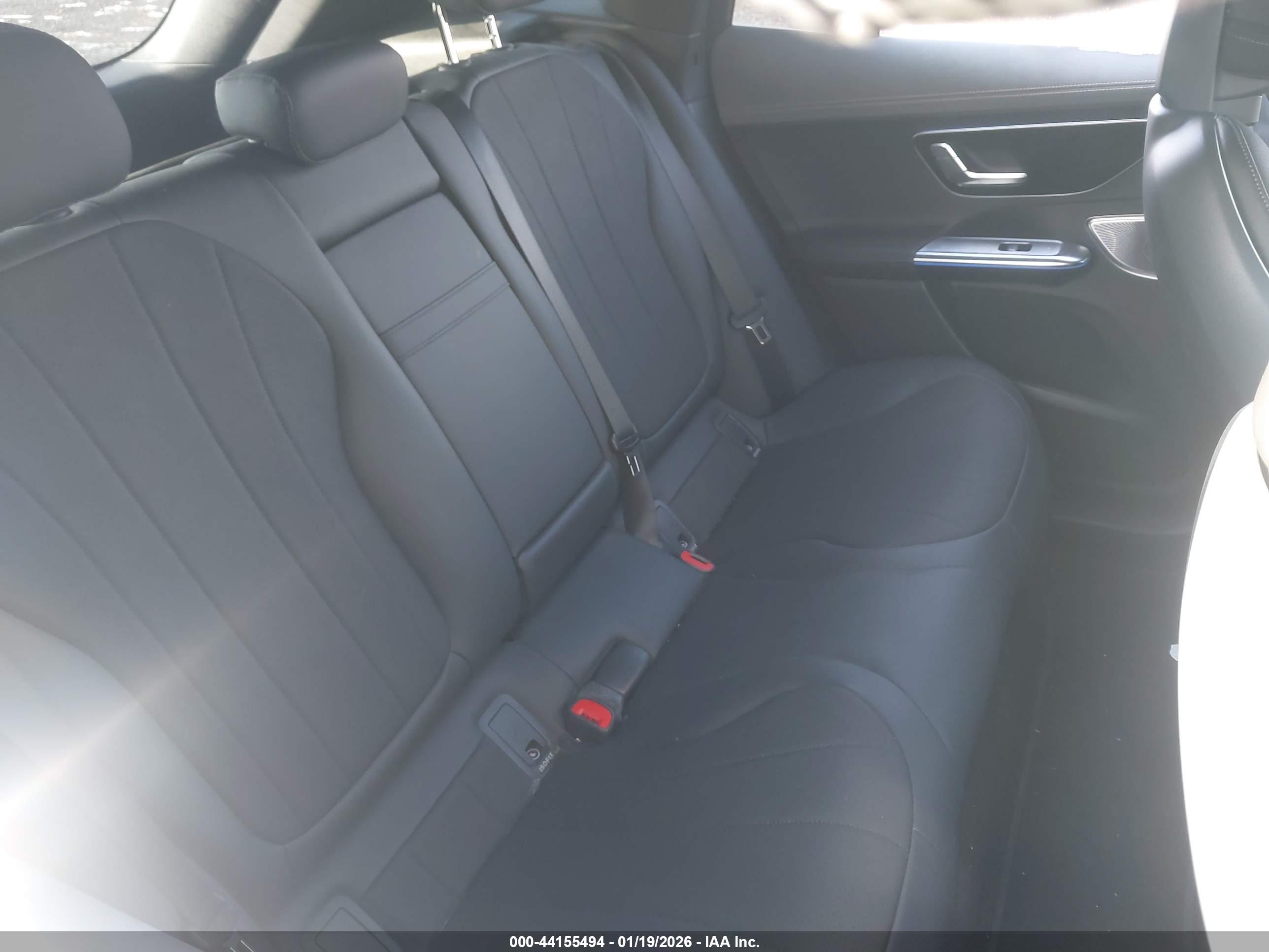 MERCEDES-BENZ EQE image 8