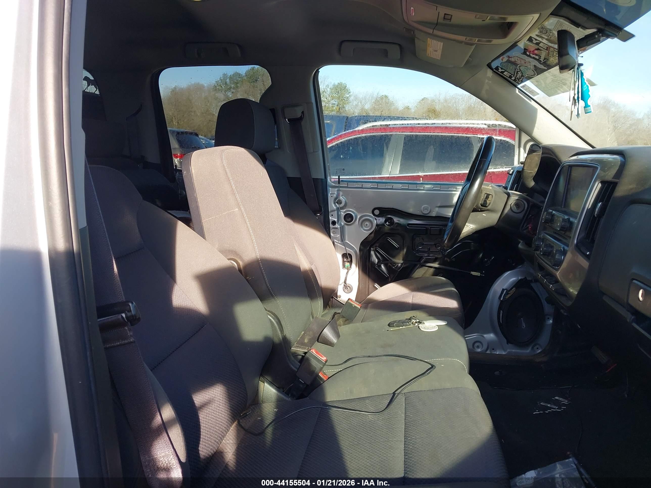 CHEVROLET SILVERADO image 5
