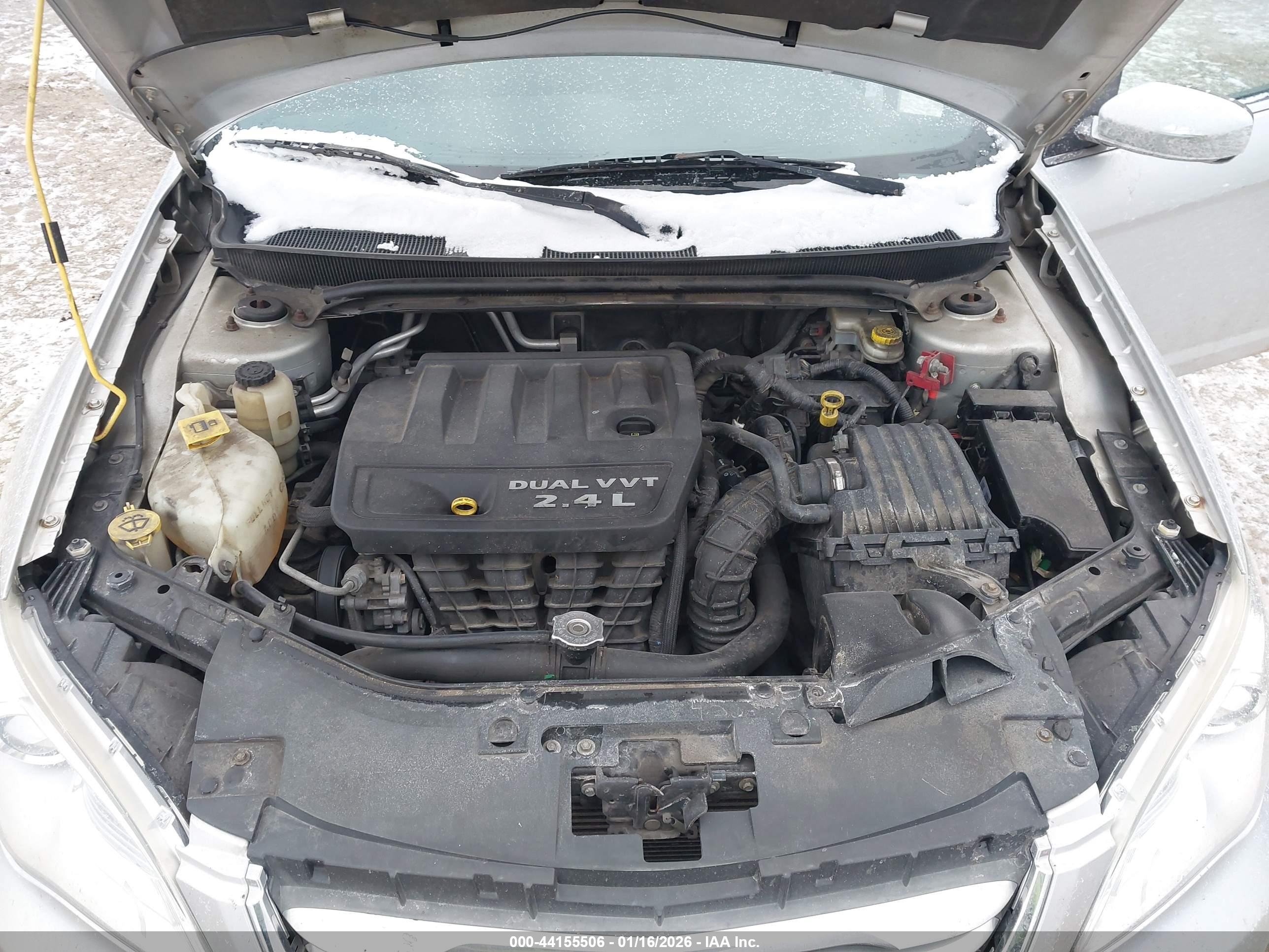 CHRYSLER 200 image 10