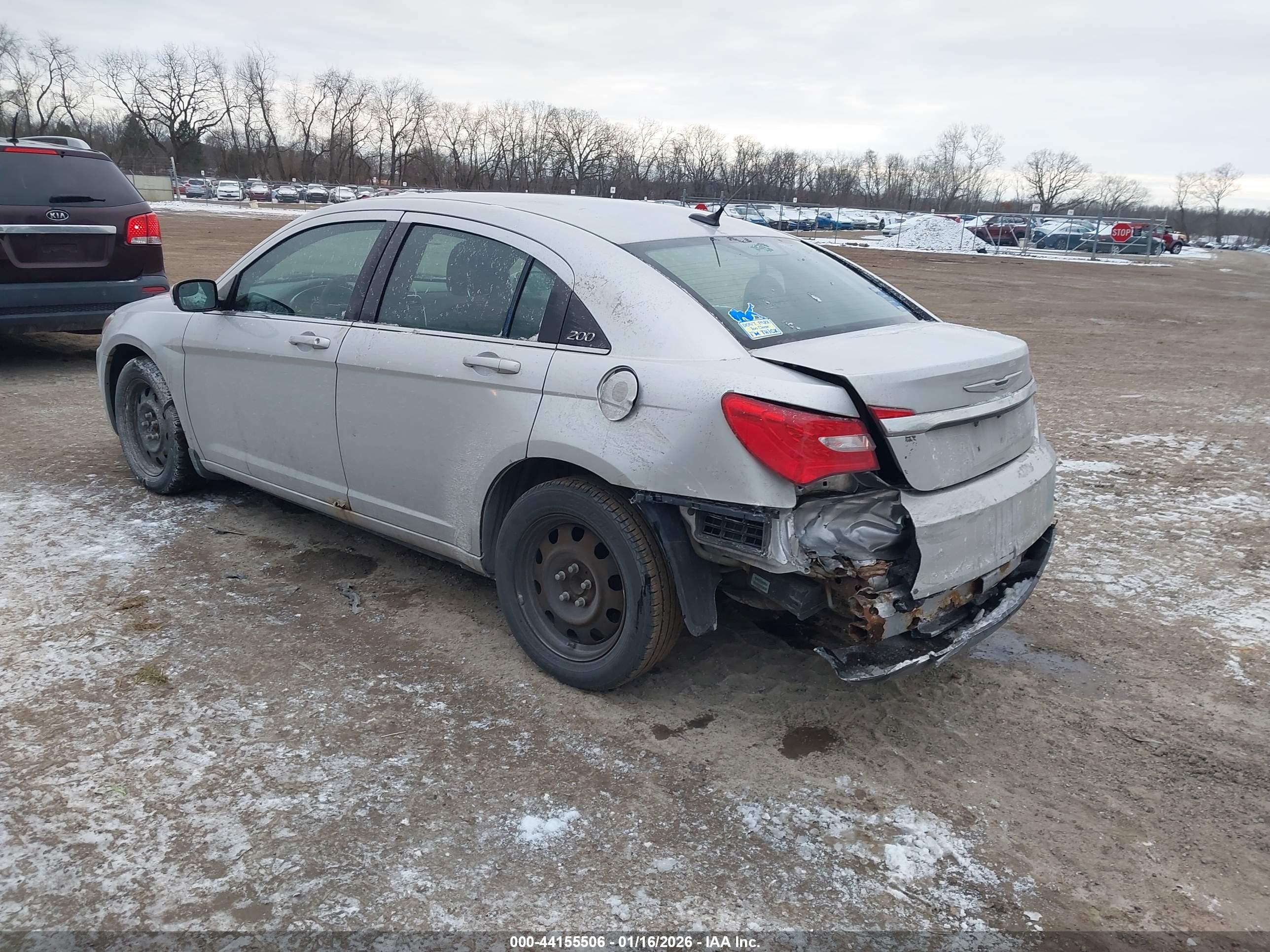CHRYSLER 200 image 3
