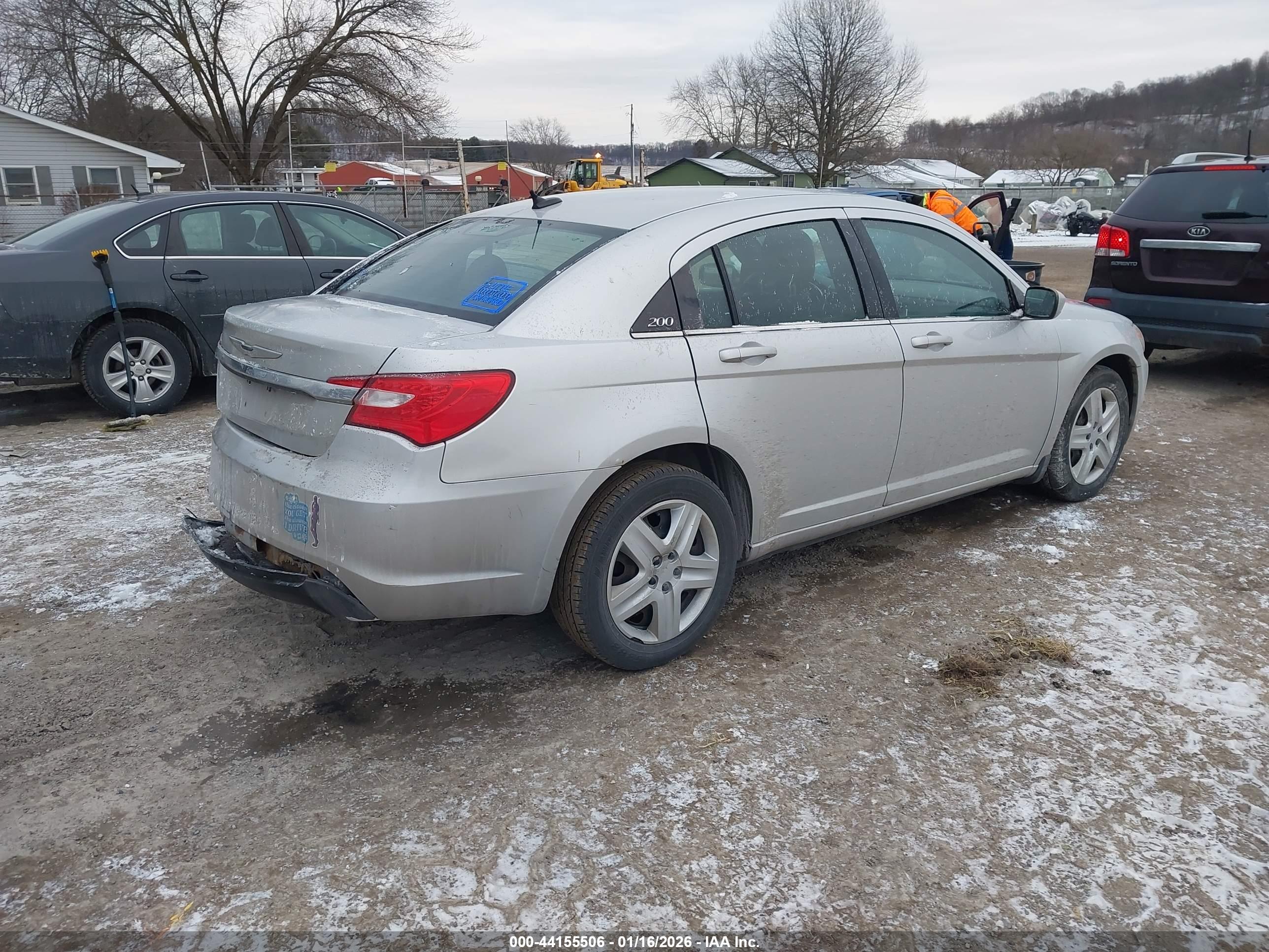 CHRYSLER 200 image 4