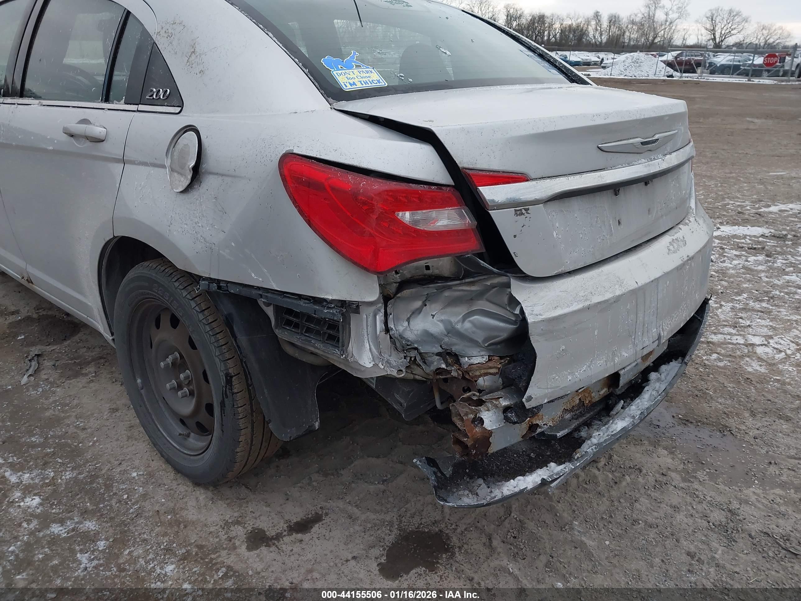 CHRYSLER 200 image 6