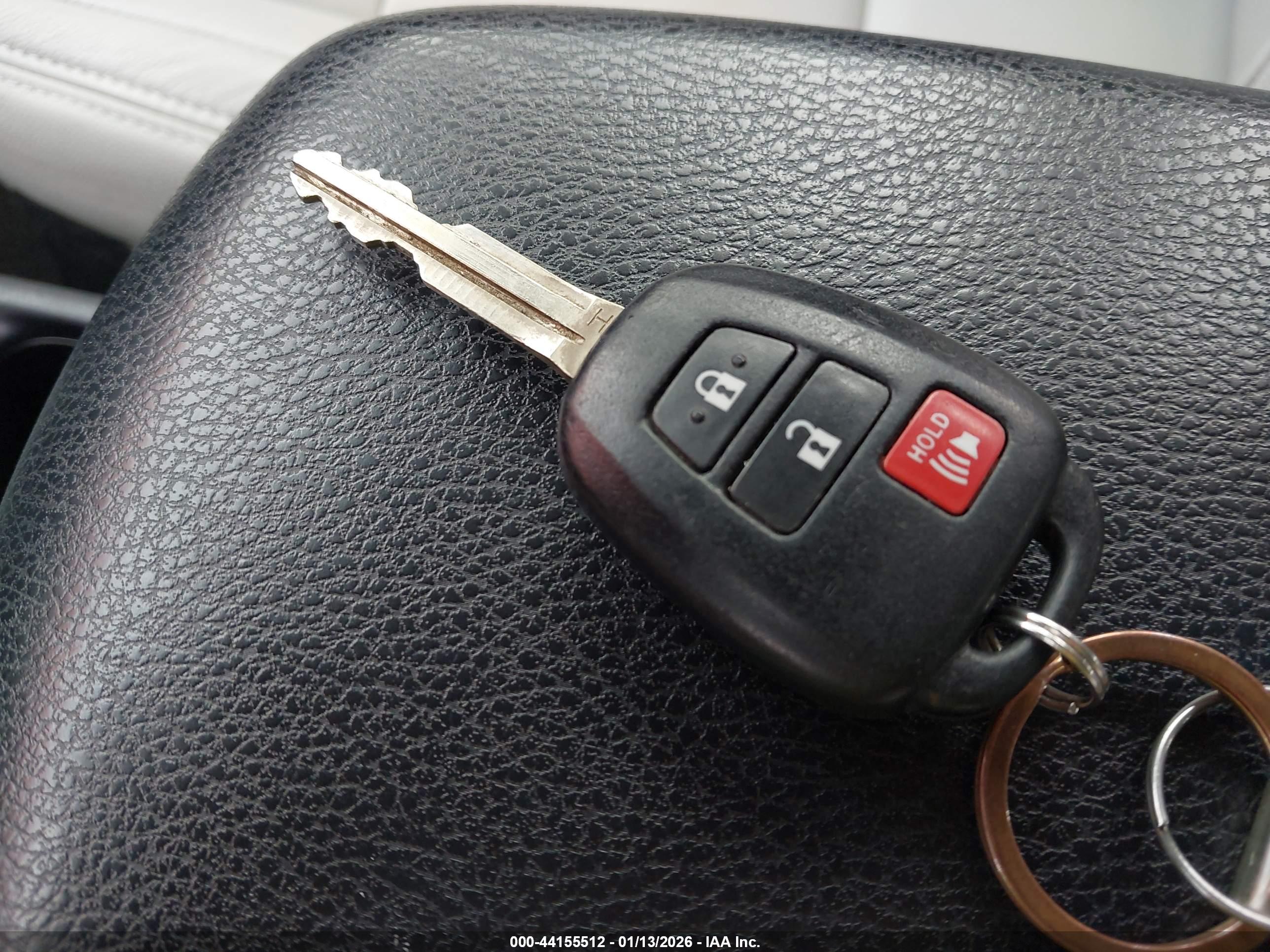 TOYOTA RAV4 image 11