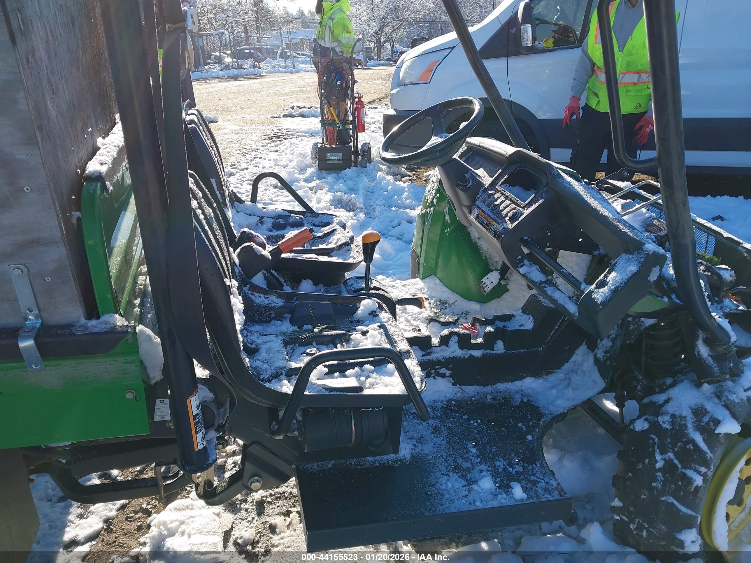 JOHN DEERE image 5