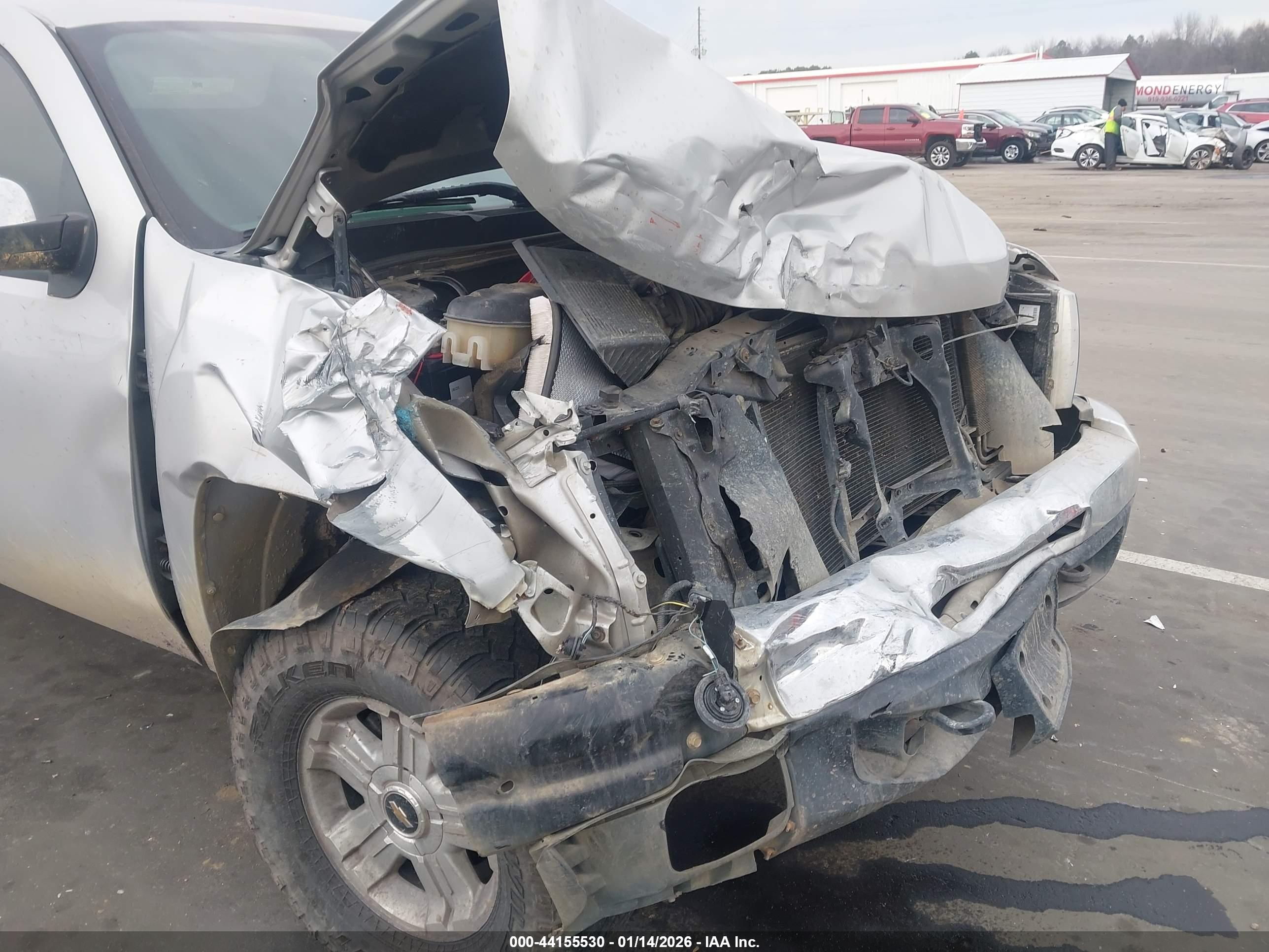 CHEVROLET SILVERADO image 6