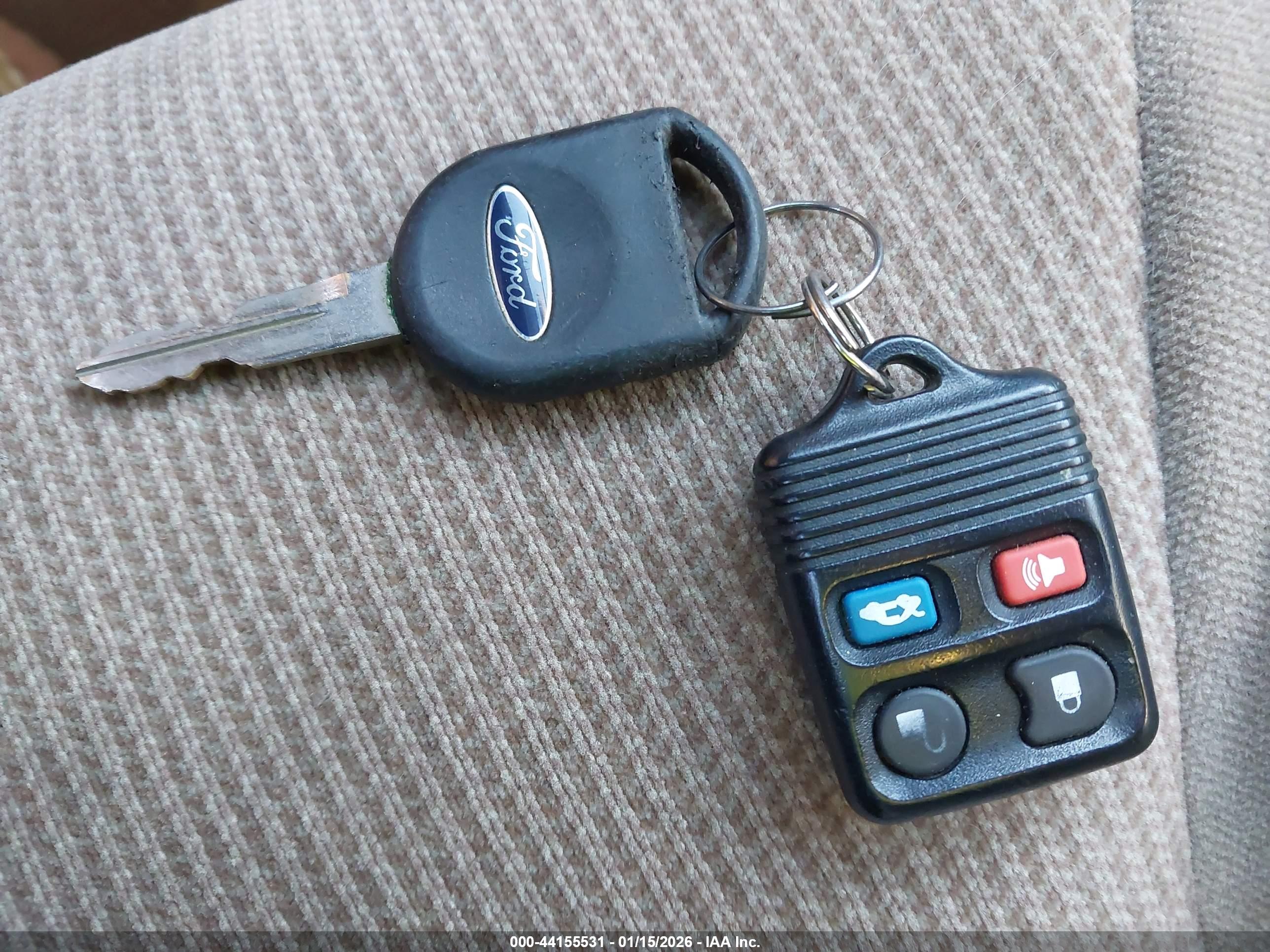 FORD TAURUS image 11