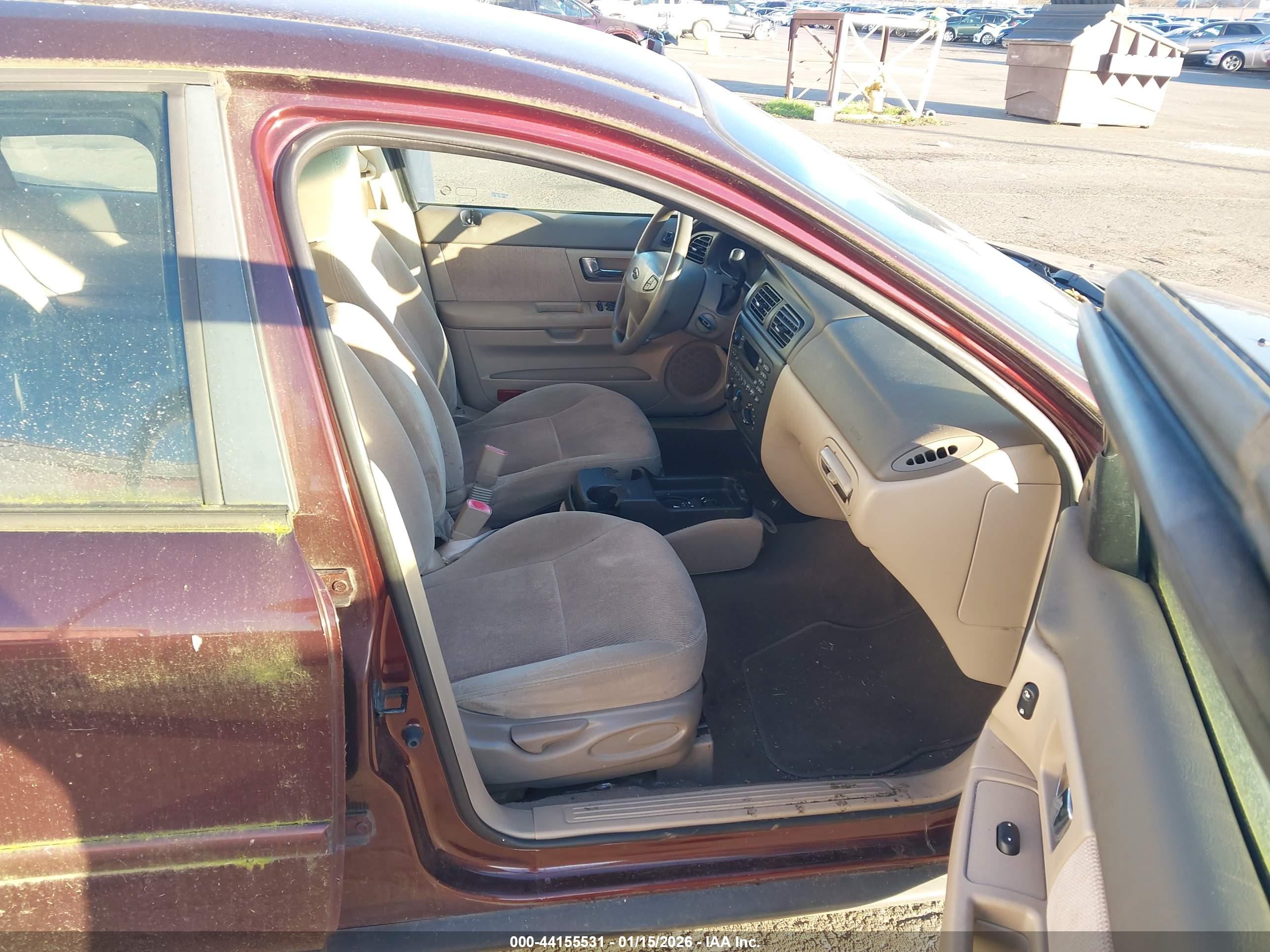 FORD TAURUS image 5