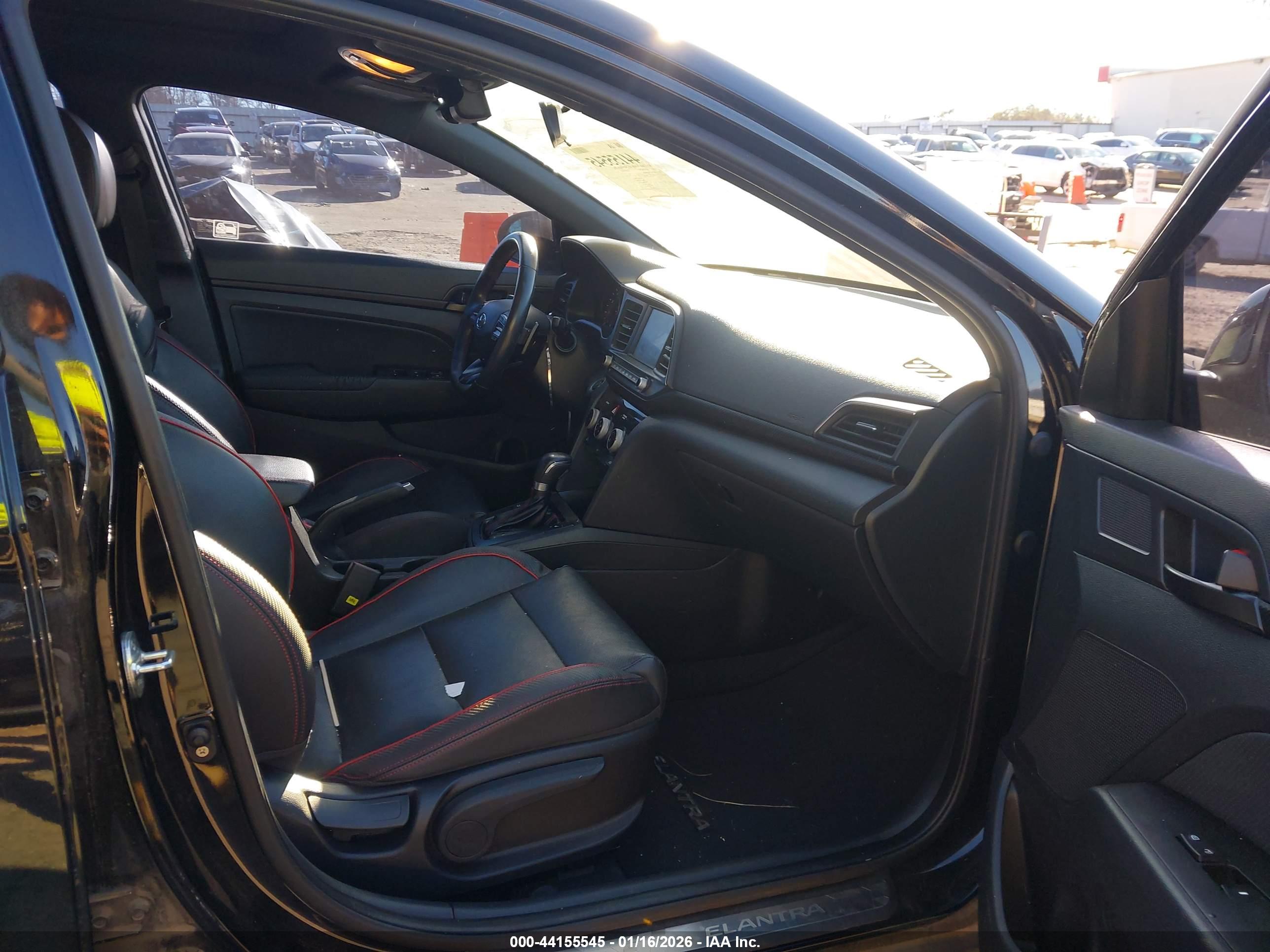 HYUNDAI ELANTRA image 5