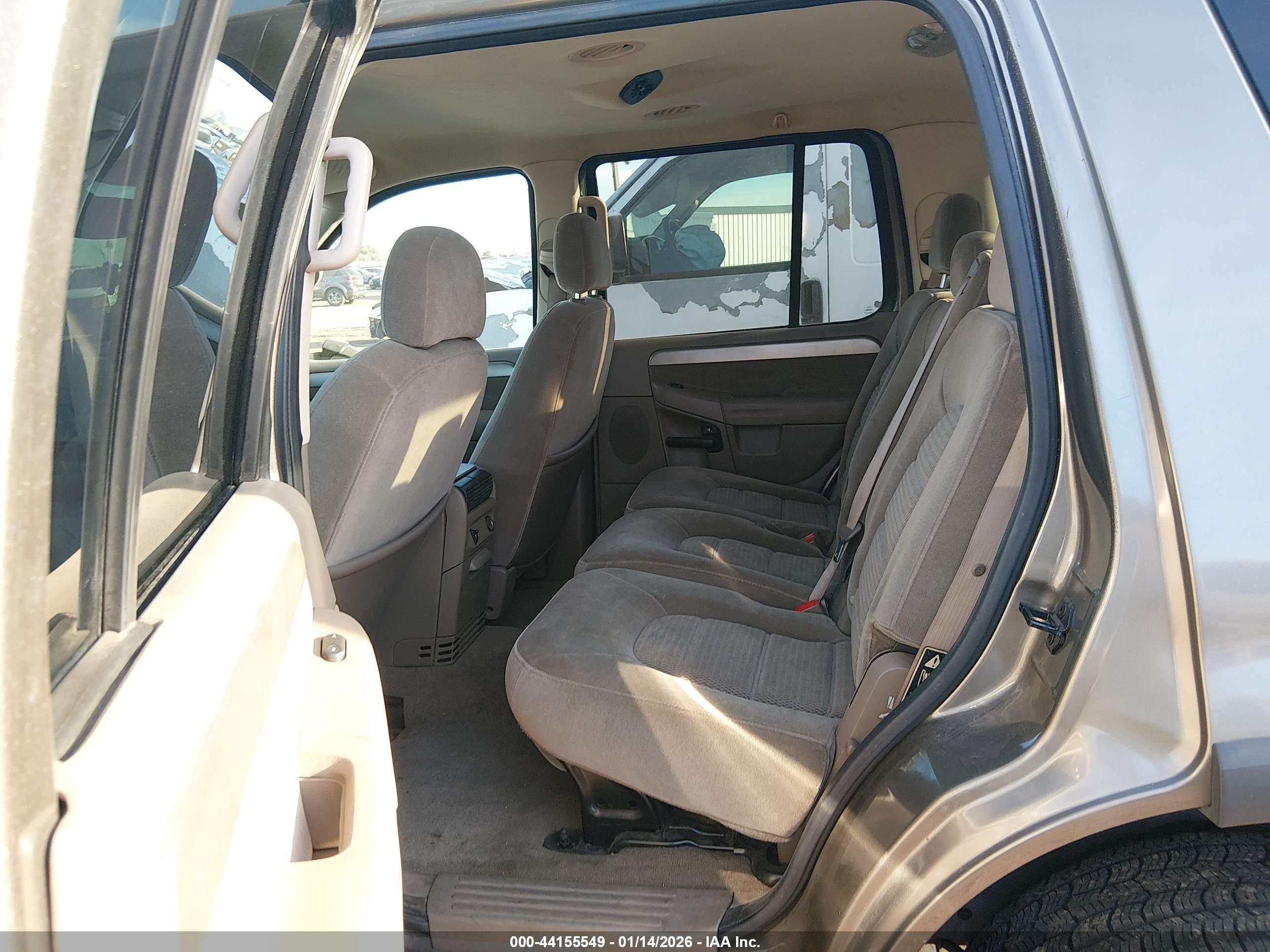 FORD EXPLORER image 8