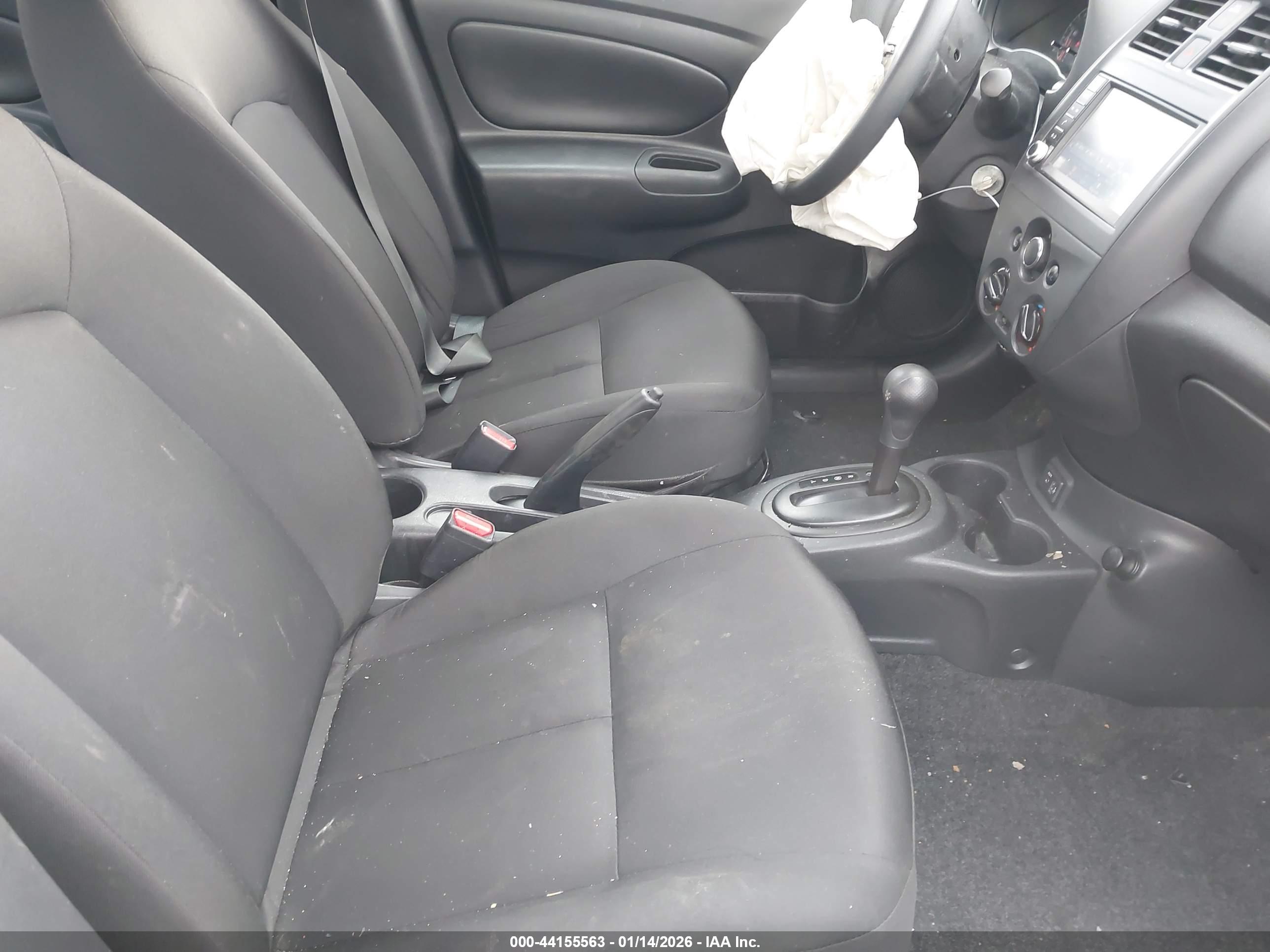 NISSAN VERSA image 5