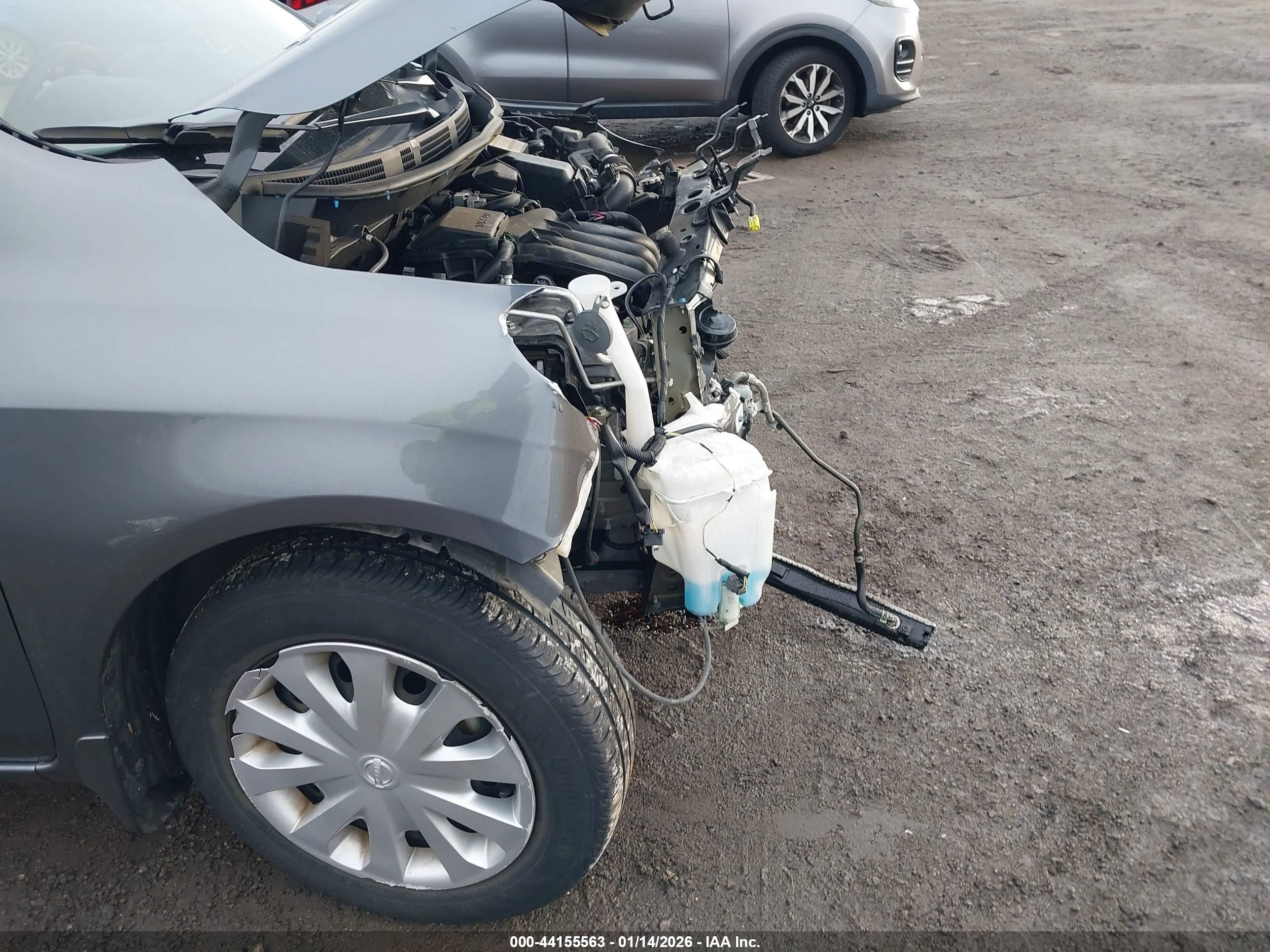 NISSAN VERSA image 6