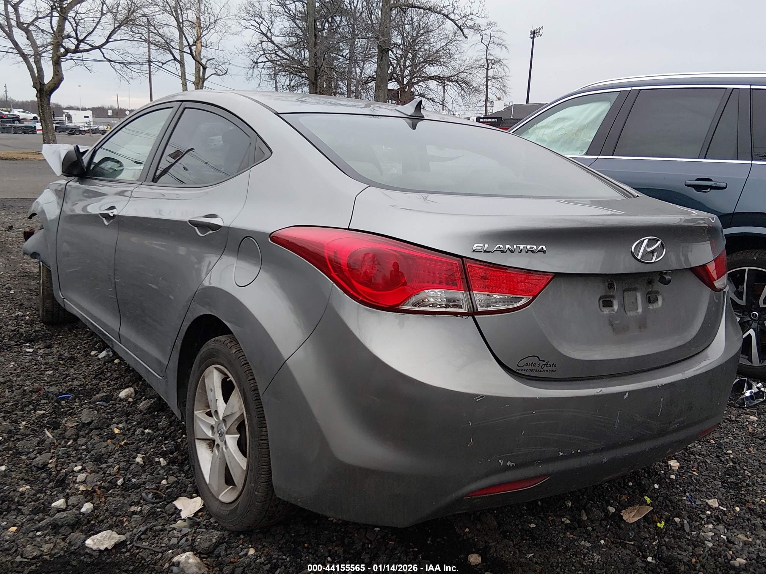 HYUNDAI ELANTRA image 3