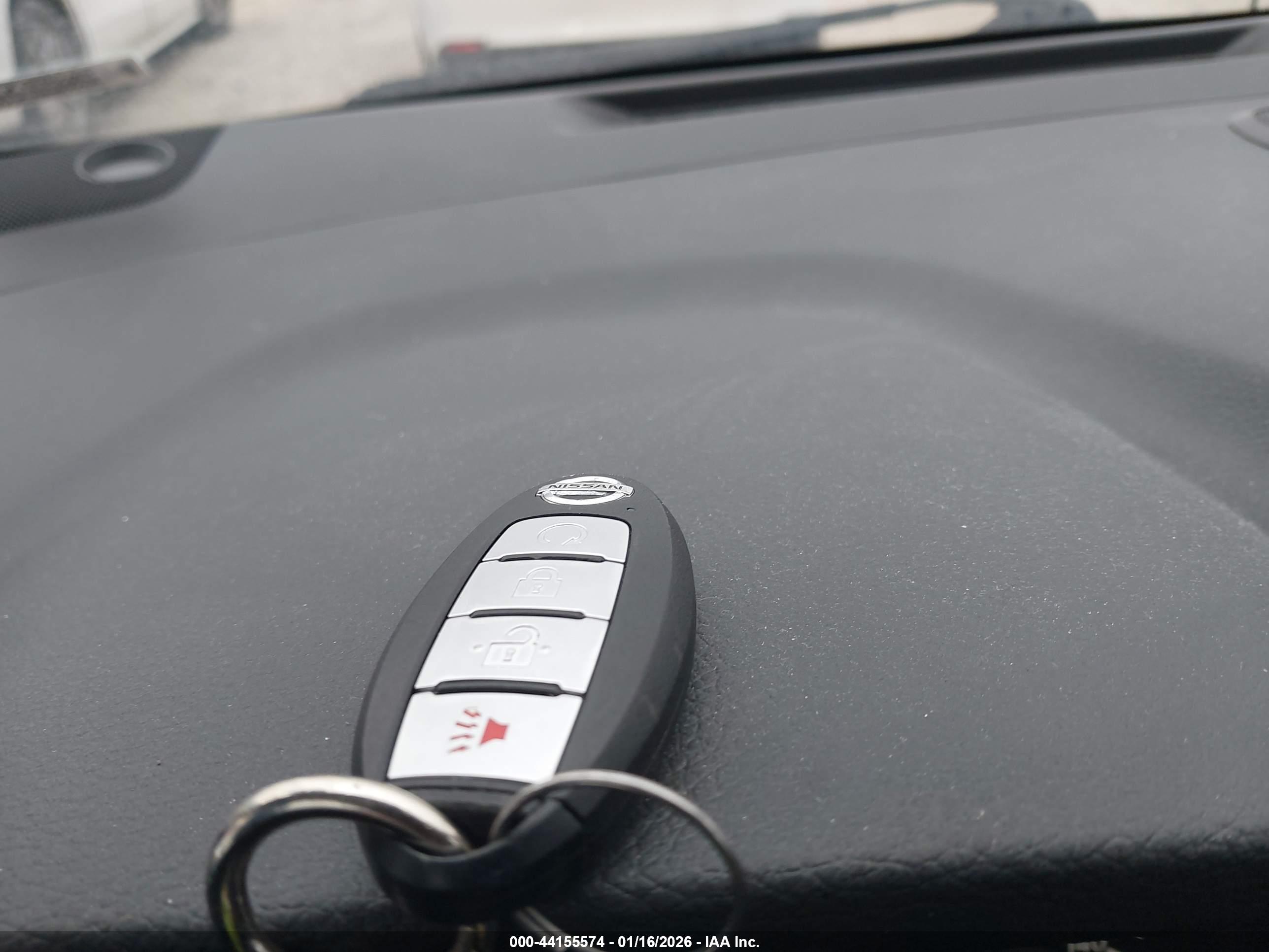 NISSAN ROGUE image 11