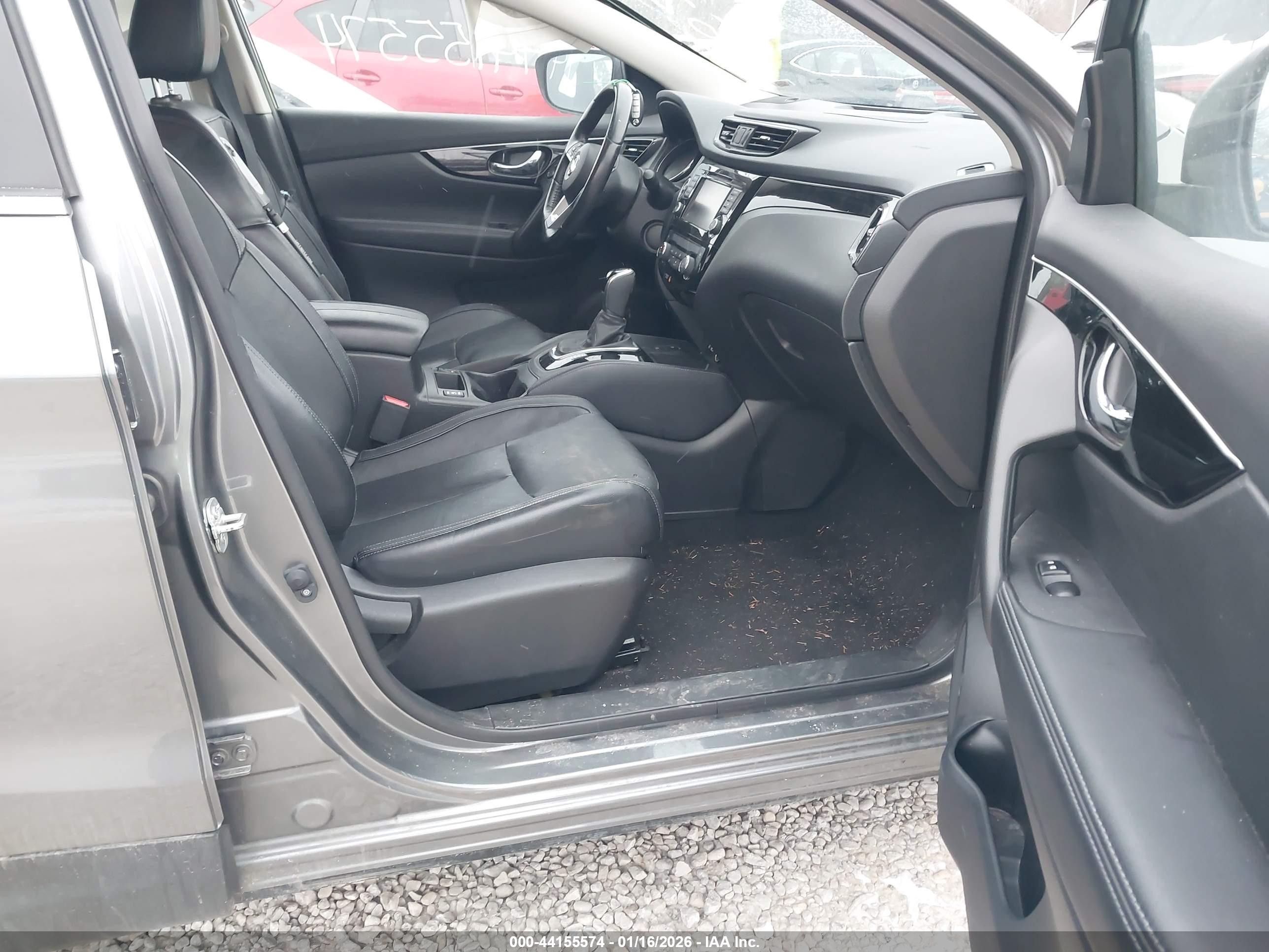 NISSAN ROGUE image 5