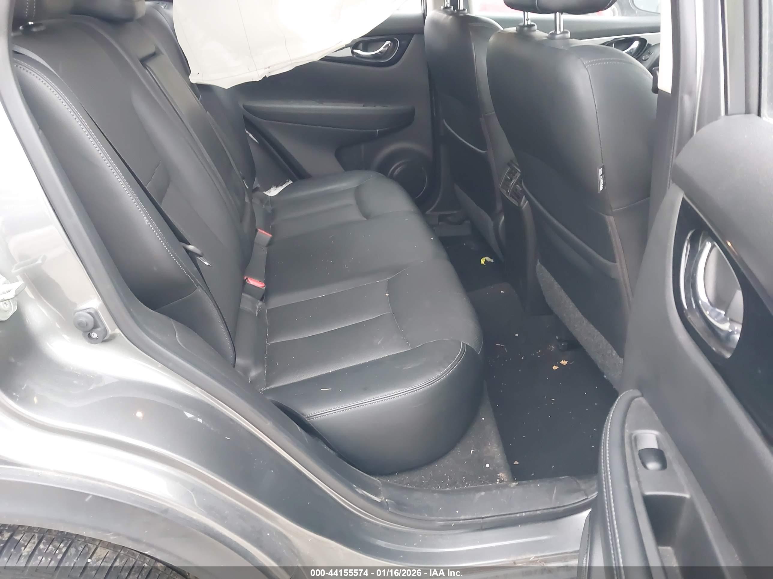 NISSAN ROGUE image 8