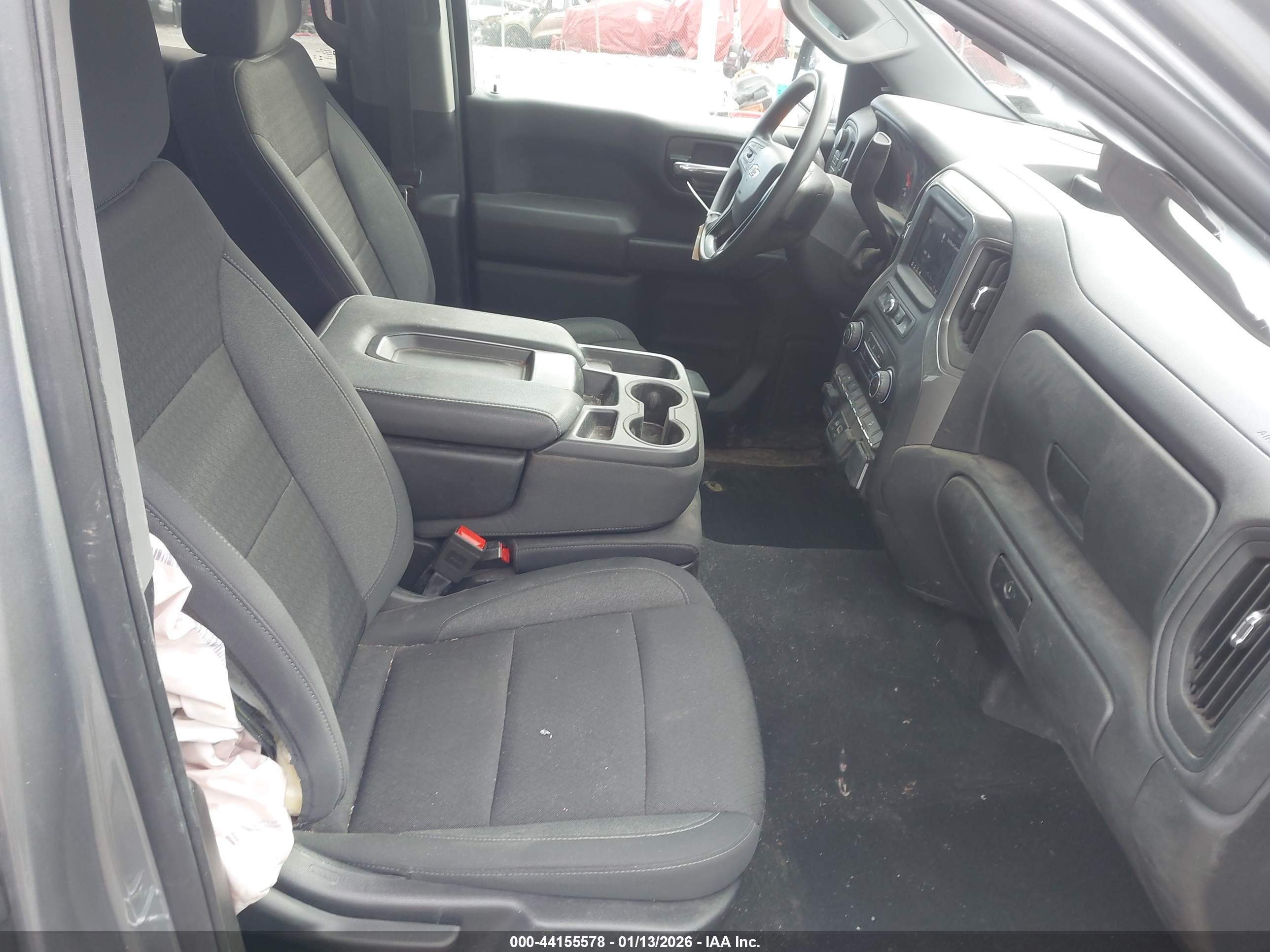 CHEVROLET SILVERADO image 5