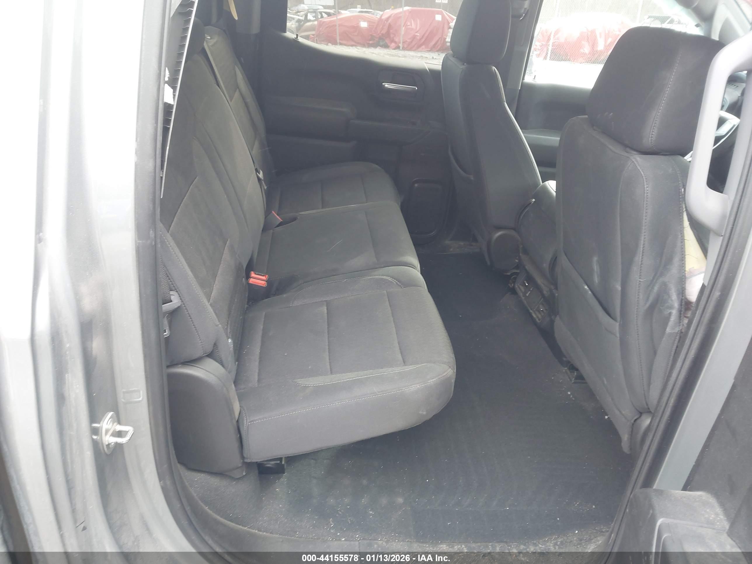 CHEVROLET SILVERADO image 8