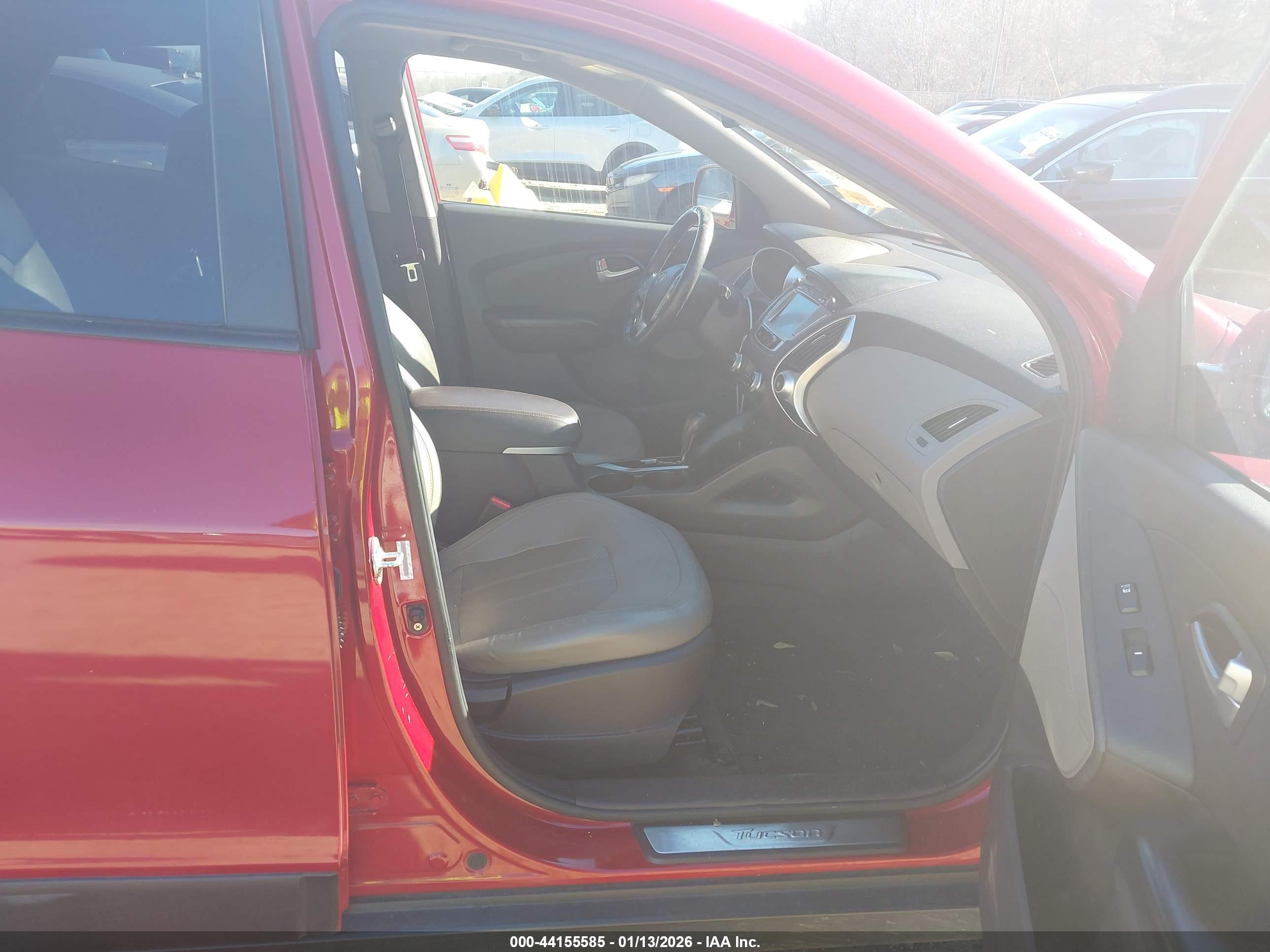 HYUNDAI TUCSON image 5