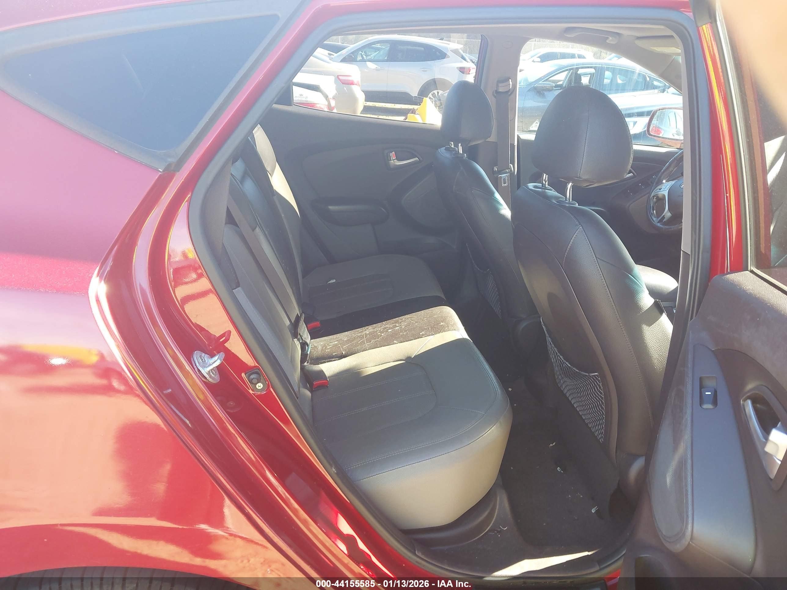HYUNDAI TUCSON image 8