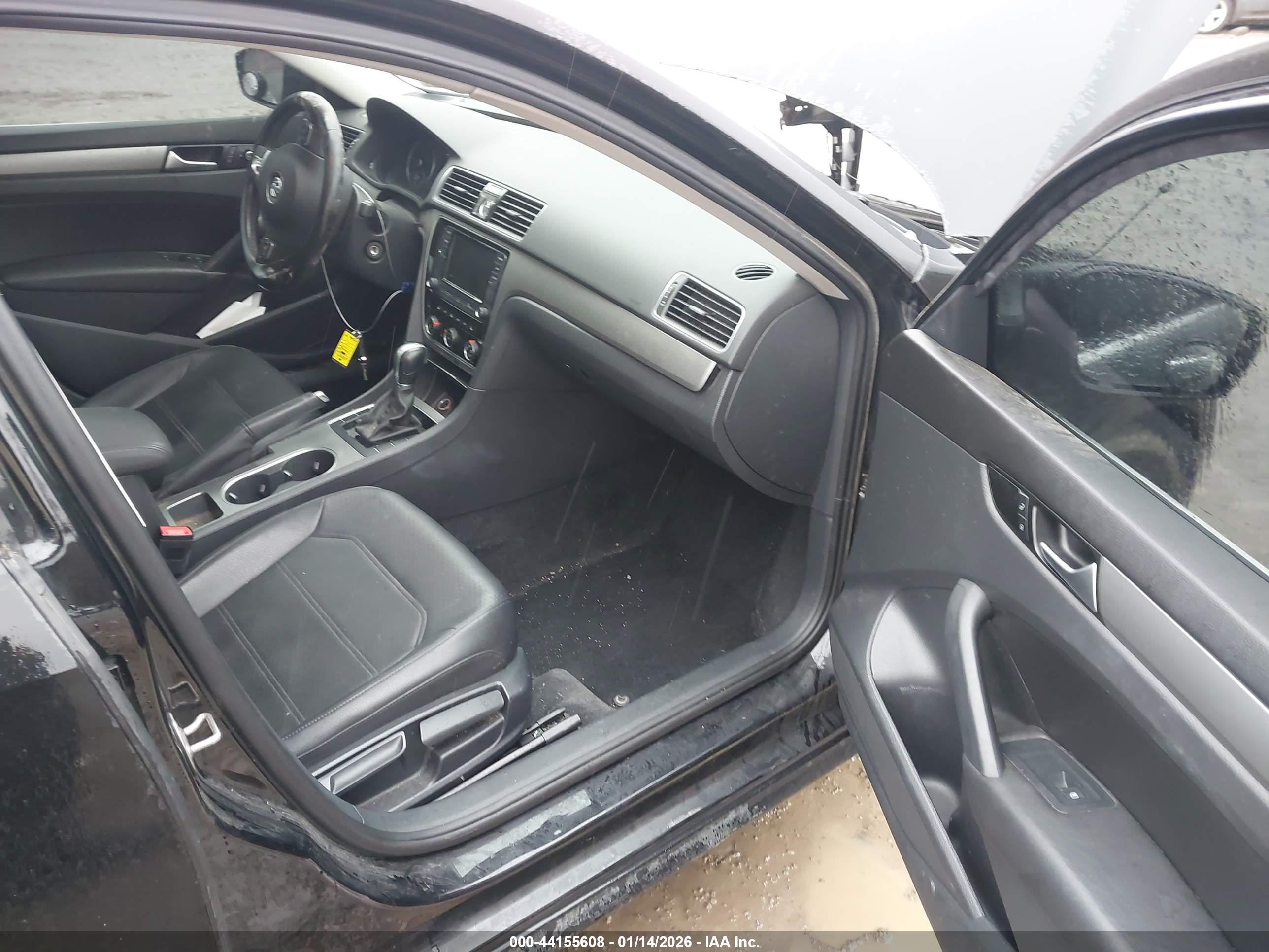 VOLKSWAGEN PASSAT image 5