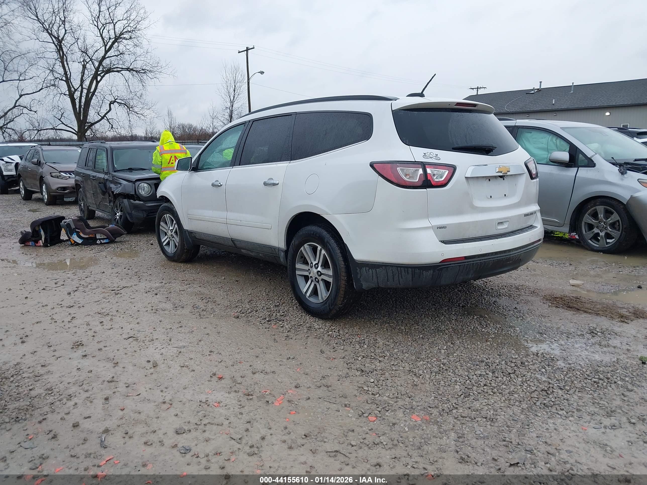 CHEVROLET TRAVERSE image 3